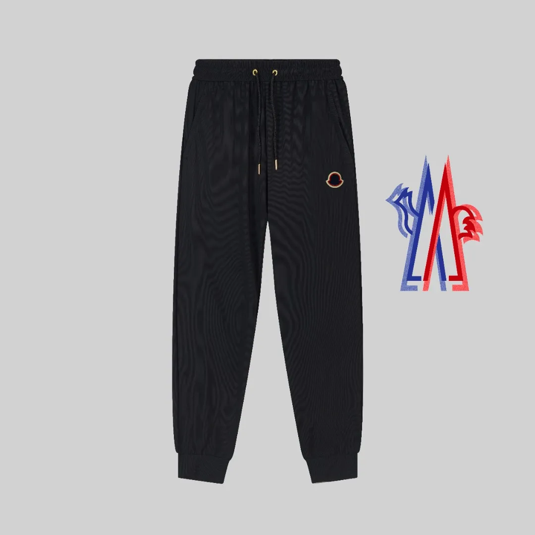 P230 Moncler spring and summer new model, two-color high-quality thin sports and leisure ice silk pants. Smooth, comfortable, anti-wrinkle and traceless pants. 🗯Soft texture, slightly elastic to the touch, cool ice silk pants. Waist elastic band, fashionable version design. 🗯 Neat and neat wiring, suitable for both sports and leisure! It can be easily controlled by all body types. Two classic colors are available. 🗯New summer product. Versatile and easy to match. The upper body is very simple, handsome and stylish. It can be easily controlled by men and women. Color: Black Gray Size: S-XL