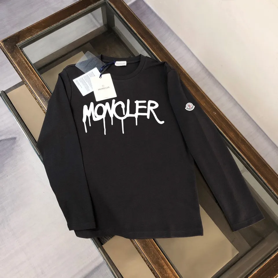 P180, a non-off-the-shelf model, you can trust it. Moncler printed long-sleeved T-shirt, 240g breathable cotton fabric, very soft and comfortable texture, does not shrink, does not deform, does not ball), can be worn alone as a base layer. Original customized accessories, collar label, care mark, hangtag, packaging (perfect details) Color: White Black Size: XS S M L