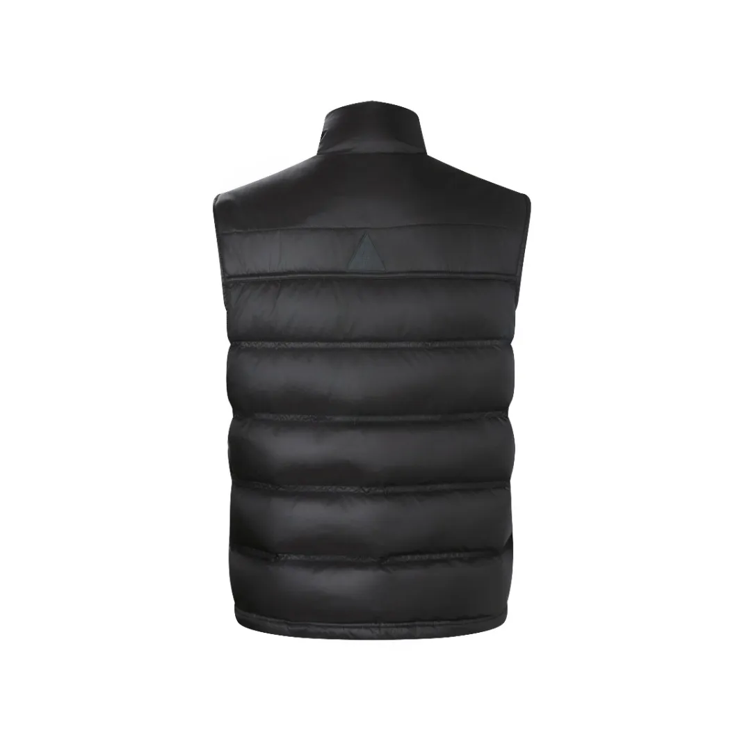 P680 MONCLER down vest with reflective markings Fabric selection: Made of ultra-fine nylon yarn woven in a high-density manner. The number of yarns per unit area is large, and the gaps between the yarns are very small, which can effectively block the penetration of cold wind. The fine weave keeps it lightweight and soft to the touch, physically restricting the lightweight down fibers from slipping through the gaps. Nylon fiber itself has good wear resistance and is not easy to snag, which significantly extends its service life and can easily cope with the needs of multiple scenarios.  Lining selection: The lining is made of 100% polyester fiber high-density weaving. The thickness of 0.08mm avoids increasing the overall weight and makes it smooth to wear. The high-density weaving structure forms a wind resistance layer to protect the thermal efficiency of the thermal insulation layer from loss. At the same time, it can withstand the expansion pressure of down and prevent deformation and damage after long-term use.  High-quality filling: 90 white duck down is selected, with a weight of 130g, ensuring excellent thermal insulation performance. After strict screening and processing, the velvet is not easy to get drilled, ensuring durability.  Process: Through the reflective cloth punching process, the logo is regularly arranged on the triangular reflective mark with dozens of small holes, which not only improves the functionality, but also strengthens the recognition and aesthetics.   Accessories: One-to-one customized snap buttons, one-to-one customized zipper pullers, one-to-one customized badges, one-to-one customized elastic buckles, etc. SIZE: 1 2 3 4