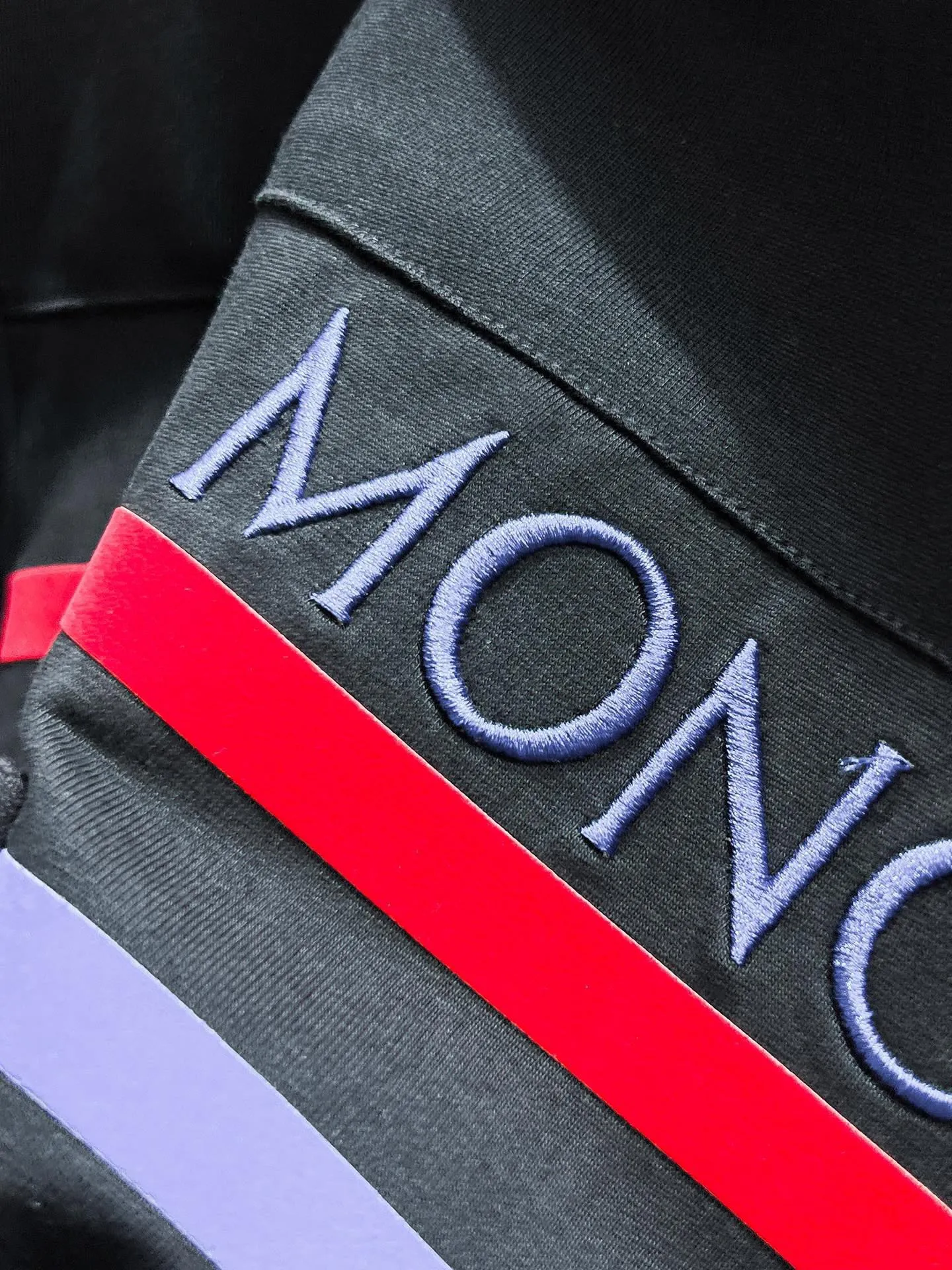P560 Brand [MONCLER Mouth Covered] 2025 round neck short-sleeved shorts suit. The pure cotton fabric upper body will not be stuffy, the smooth and comfortable skin-friendly effect is more breathable, the fabric has its own texture, classic logo technology, a new interpretation from a unique angle, the first choice for fashion and versatility! Size: M-3XL (maximum wear: 190 pounds)