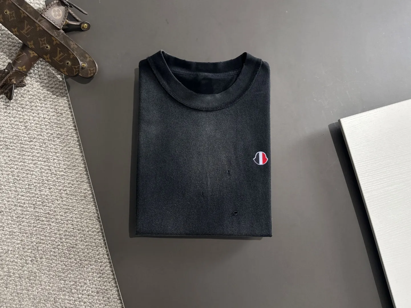 Next day shipping P460 MONCLER/Mongolian high quality 2025 spring and summer new casual heavy industry suit exclusively developed by yb! High quality production! Imported custom-made fabrics for foreign orders, with high breathability and comfort, impeccable details, brand element design concept, delicate and soft feel! It presents a casual cut and the upper body shape is great! On sale simultaneously on the official website! From a high-end men's positioning brand, the low-key luxury taste is irresistible! Exquisite workmanship and impeccable quality! The overall style is simple, fashionable and timeless, fully meeting the requirements of stylish and tasteful dressing! Size: S-XXL