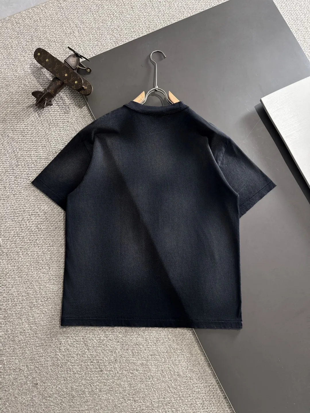 Next day shipping P460 MONCLER/Mongolian high quality 2025 spring and summer new casual heavy industry suit exclusively developed by yb! High quality production! Imported custom-made fabrics for foreign orders, with high breathability and comfort, impeccable details, brand element design concept, delicate and soft feel! It presents a casual cut and the upper body shape is great! On sale simultaneously on the official website! From a high-end men's positioning brand, the low-key luxury taste is irresistible! Exquisite workmanship and impeccable quality! The overall style is simple, fashionable and timeless, fully meeting the requirements of stylish and tasteful dressing! Size: S-XXL