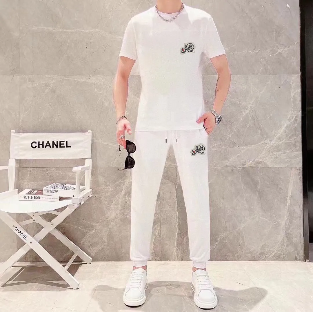 P320 [MONCLER] (Fat Man's Gospel) The same style as the 2025 official website. World-renowned luxury brand. Summer men's (double mercerized) high-quality 🐂 suit. It is made of imported original fabrics. It is a trendy style of the season and a versatile hit. Simple and elegant, precise workmanship allows you to be at the top of fashion. Size: M-5XL (can be worn up to 220 pounds)