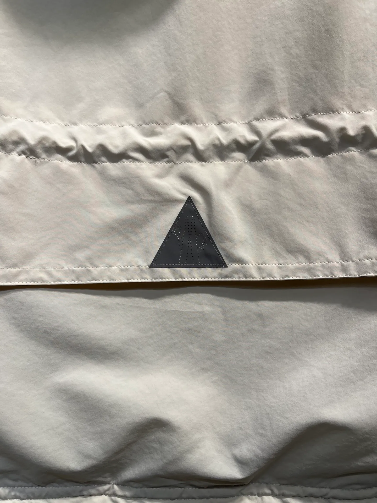 P1000 moncler⭐️ New down jacket for autumn and winter. Original custom-made hardware and accessories. All imported and original customization. Welcome to compare. Absolutely high quality. Made of top-grade 90 white goose down. Super soft. Filled with fluffy and full feathers. Super heavy-duty. Fabric workmanship. 👍Perfect version. Fabric is super comfortable. Exclusive model. Non-market product. Women's size.  Size; 00 0 1 2 (00 is the smallest size)