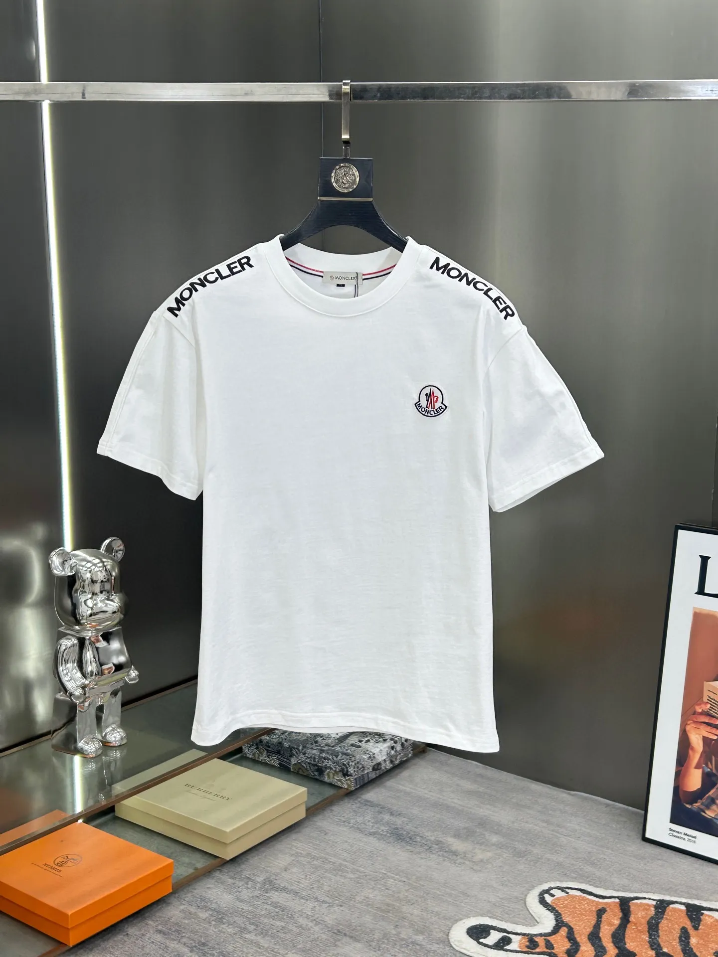 P560 Brand [MONCLER Mouth Covered] 2025 round neck short-sleeved shorts suit. The pure cotton fabric upper body will not be stuffy, the smooth and comfortable skin-friendly effect is more breathable, the fabric has its own texture, classic logo technology, a new interpretation from a unique angle, the first choice for fashion and versatility! Size: M-3XL (maximum wear: 190 pounds)