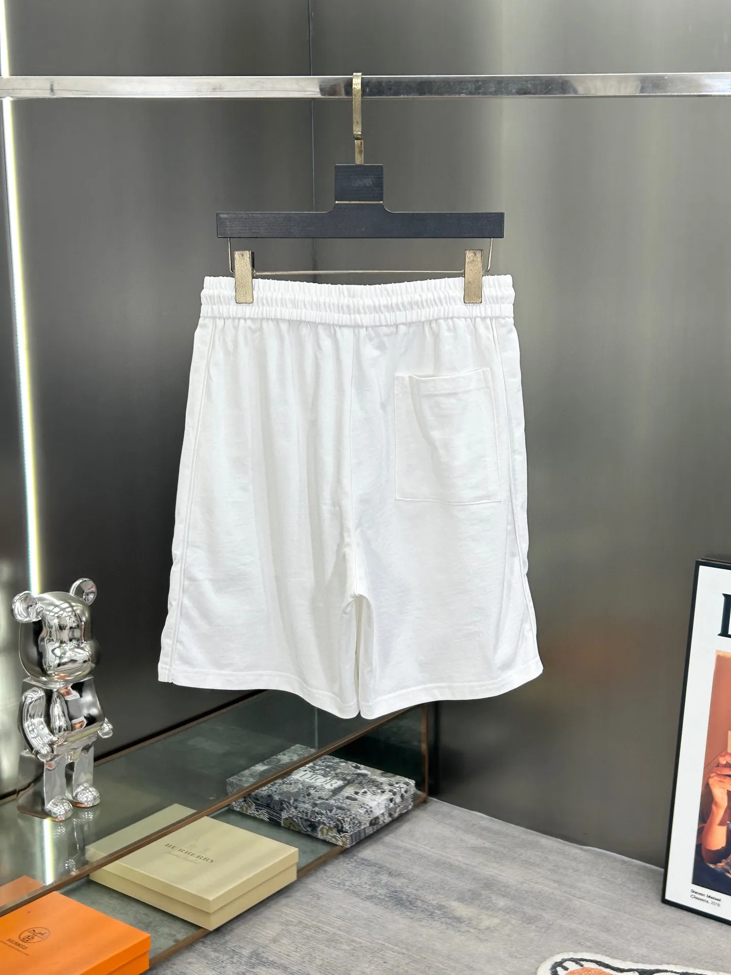 P560 Brand [MONCLER Mouth Covered] 2025 round neck short-sleeved shorts suit. The pure cotton fabric upper body will not be stuffy, the smooth and comfortable skin-friendly effect is more breathable, the fabric has its own texture, classic logo technology, a new interpretation from a unique angle, the first choice for fashion and versatility! Size: M-3XL (maximum wear: 190 pounds)