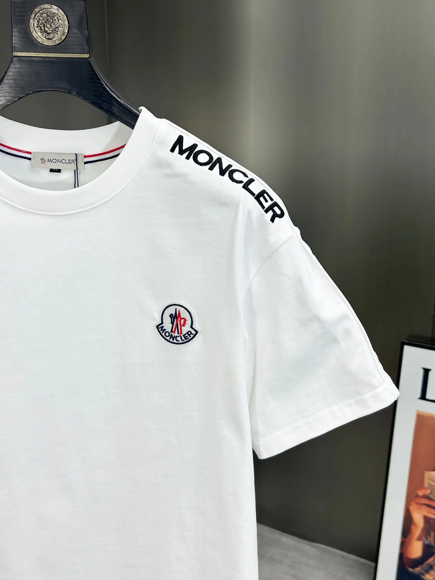 P560 Brand [MONCLER Mouth Covered] 2025 round neck short-sleeved shorts suit. The pure cotton fabric upper body will not be stuffy, the smooth and comfortable skin-friendly effect is more breathable, the fabric has its own texture, classic logo technology, a new interpretation from a unique angle, the first choice for fashion and versatility! Size: M-3XL (maximum wear: 190 pounds)
