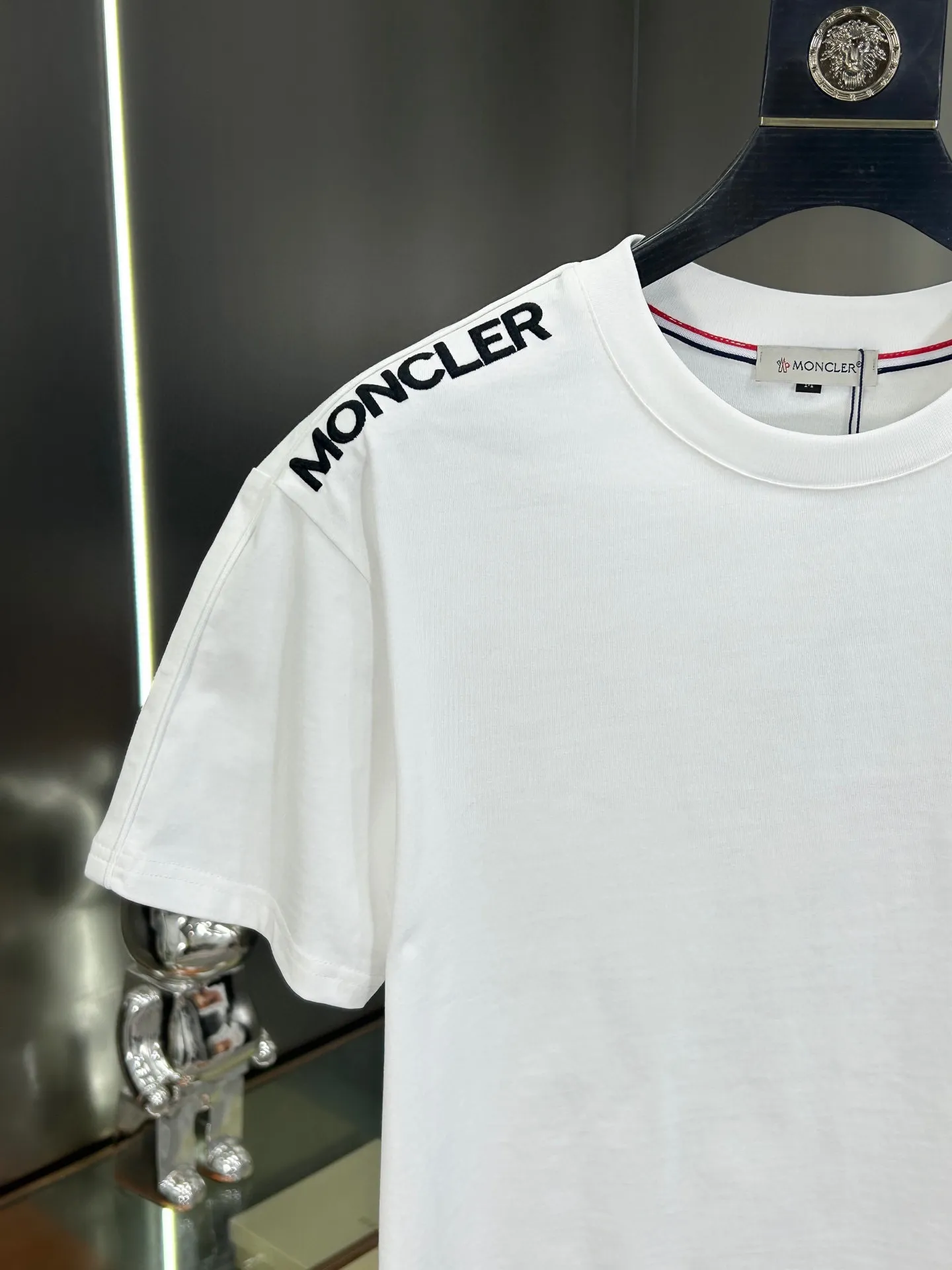 P560 Brand [MONCLER Mouth Covered] 2025 round neck short-sleeved shorts suit. The pure cotton fabric upper body will not be stuffy, the smooth and comfortable skin-friendly effect is more breathable, the fabric has its own texture, classic logo technology, a new interpretation from a unique angle, the first choice for fashion and versatility! Size: M-3XL (maximum wear: 190 pounds)