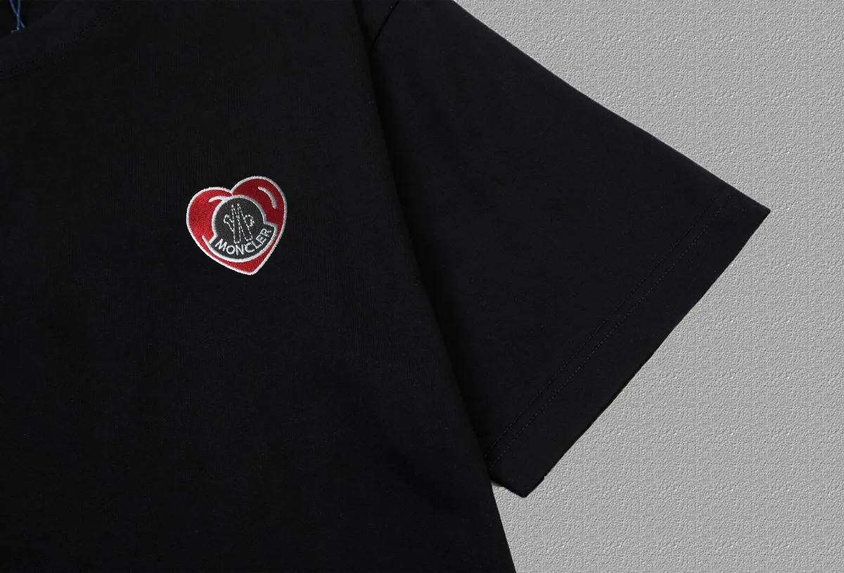 P150 🔥[MONCLER] 2024FW short-sleeved T-shirt, love embroidery technology, high-end 32s double yarn 260g fabric, heavy fabric, custom stretcher rib, same vat and dye, complete three standards, same style for men and women, color: black, white, size: S M L XL XXL