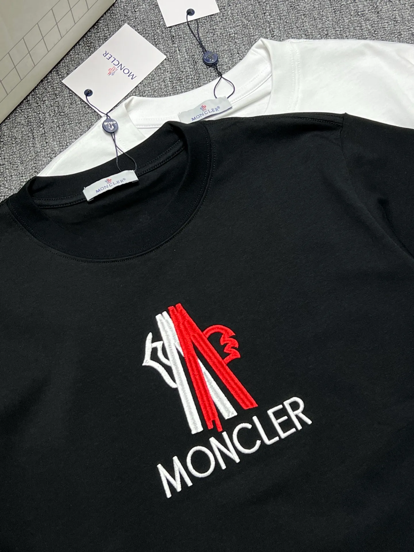 P160 MONCLER short-sleeved T-shirt Color: black white Size xs-L a Fabric: 280g