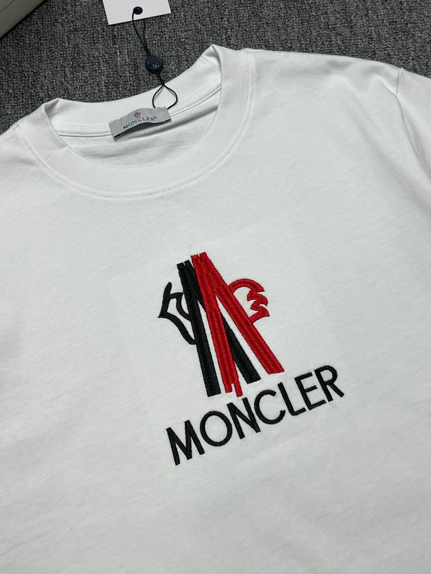 P160 MONCLER short-sleeved T-shirt Color: black white Size xs-L a Fabric: 280g