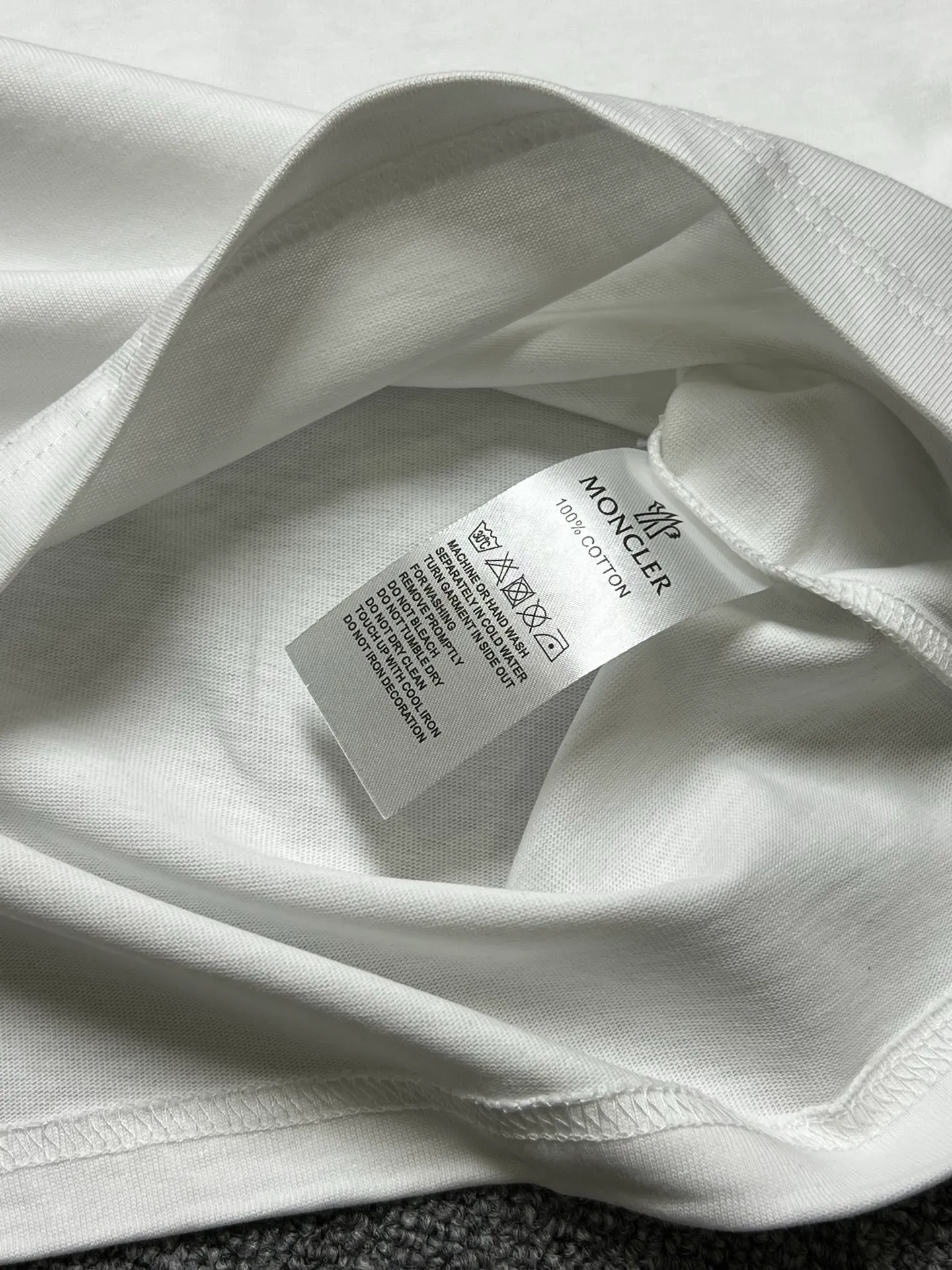 P160 MONCLER short-sleeved T-shirt Color: black white Size xs-L a Fabric: 280g