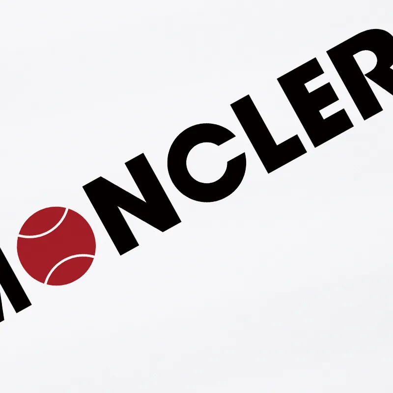 P240 Recommend the most popular Moncler masked 380g printed terry crew neck sweatshirt. Breathable pure cotton fabric. The texture is very soft and comfortable. No shrinkage, no deformation, no pilling). Original customized accessories. Collar label. Wash mark. Hang tag. Packaging (perfect details). Color: White. Black. Size: XS S M L.