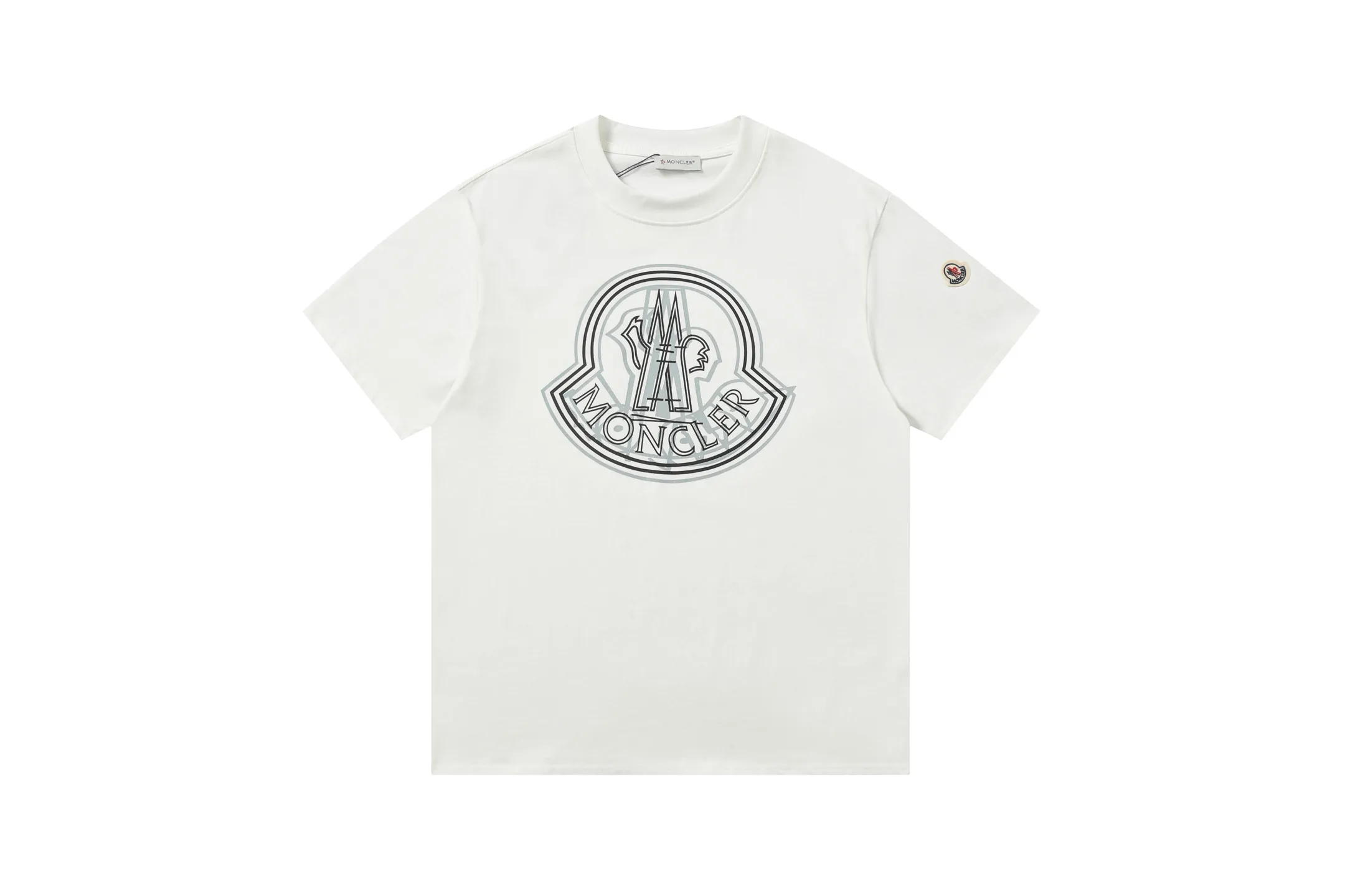 P134 Style No.: 843 〈MONCLER〉The price of the hood is actually quite advantageous. Those who have been to the counters should all know that the price of the hood is not much cheaper than Gucci Burberry. It is just relatively low-key and unwilling to hype. It is a picture that you will buy or not. It has an aloof existence... Exclusively customized 270 grams of 32-count double yarn smooth cotton. The texture is very soft and comfortable. 100% different from the top fabrics in the market (does not shrink, deform, or pill). Matched with 320g 1*1 thread (fabric threads are dyed in the same vat, no color difference, threads are not easy to deform) Color: Black White Size: S-XL