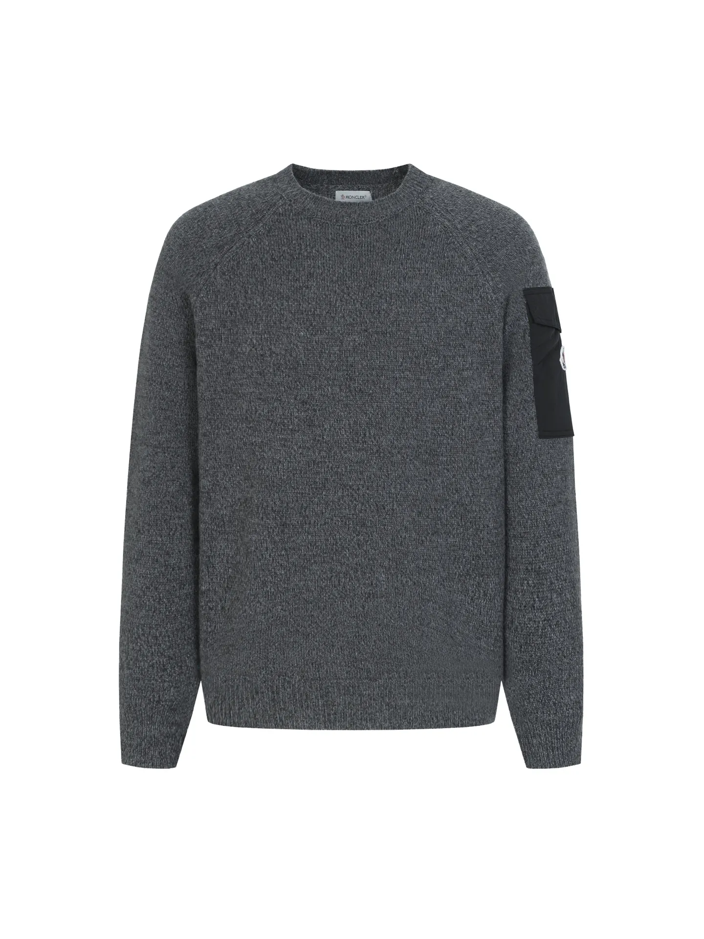 P410 MONCLER round neck long-sleeved wool and cashmere sweater ●Authentic 6950 purchase and development ●30% wool double-ply blended wool ●Custom-dyed nylon windbreaker material ●Using Japanese imported loom (silver flute) seven needles ●Wool enzyme washing ●Template embroidery ●Customized 1:1 chapter ●Customized 1:1 buttons ●Customized 1:1 trademark ●Fit-fitting version ●Size: S M L XL ●Dry cleaning is recommended (this product is made of wool and is not easy to machine wash)