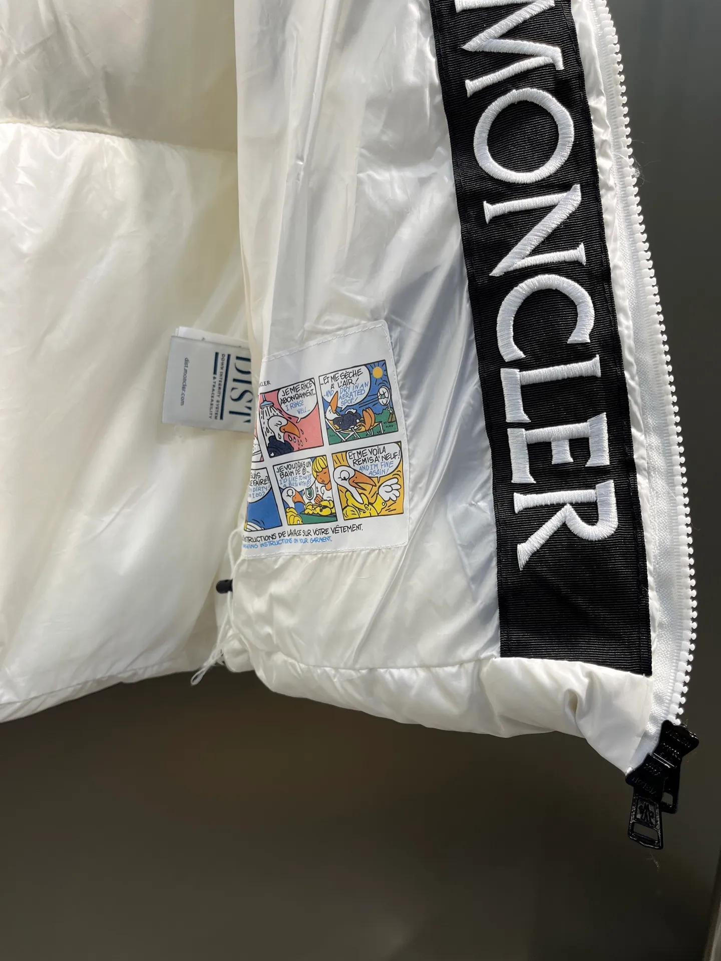 P780 moncler 🌟Large webbing embroidered letters down jacket, upgraded logo with induction anti-counterfeiting, the latest NFC anti-counterfeiting technology, the same style, filled with 90 white duck down fluffy and full, customer-supplied fabrics, original hardware molding, placket with large letters embroidered webbing binding, same style for men and women. Color code number: 1 2 3 4 5