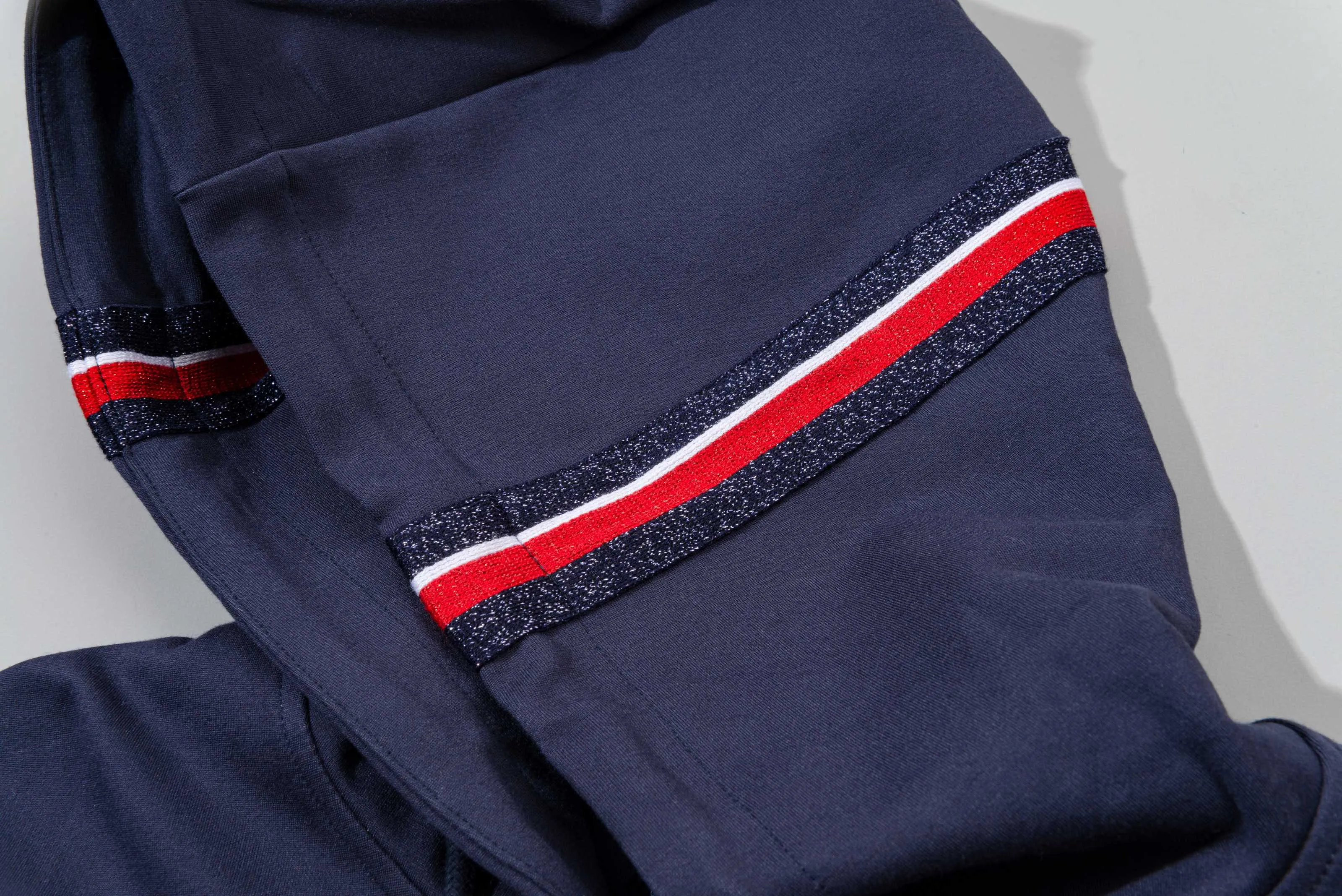 P270 MONCLER/Mask custom fabric suit casual sweatpants, simple arm brand LOGO small badge, threaded trousers technology, official synchronization, high version, high quality, fashionable personality, versatile trend, pure original quality, original fabric, tag, collar label, washed wheat, complete three standards, color: blue, gray. Size: S-2XL