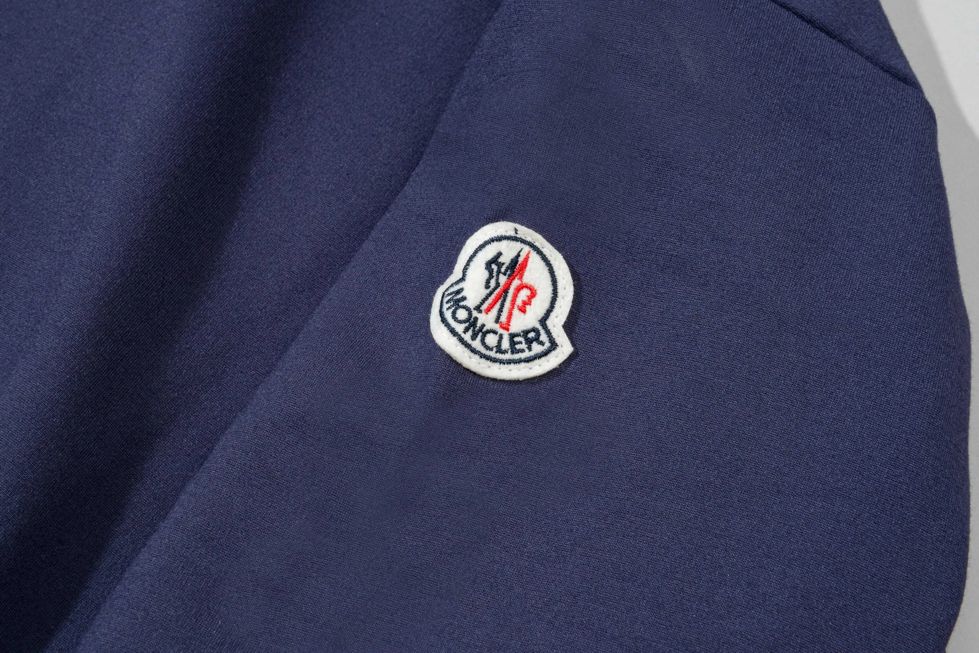 P270 MONCLER/Mask custom fabric suit casual sweatpants, simple arm brand LOGO small badge, threaded trousers technology, official synchronization, high version, high quality, fashionable personality, versatile trend, pure original quality, original fabric, tag, collar label, washed wheat, complete three standards, color: blue, gray. Size: S-2XL