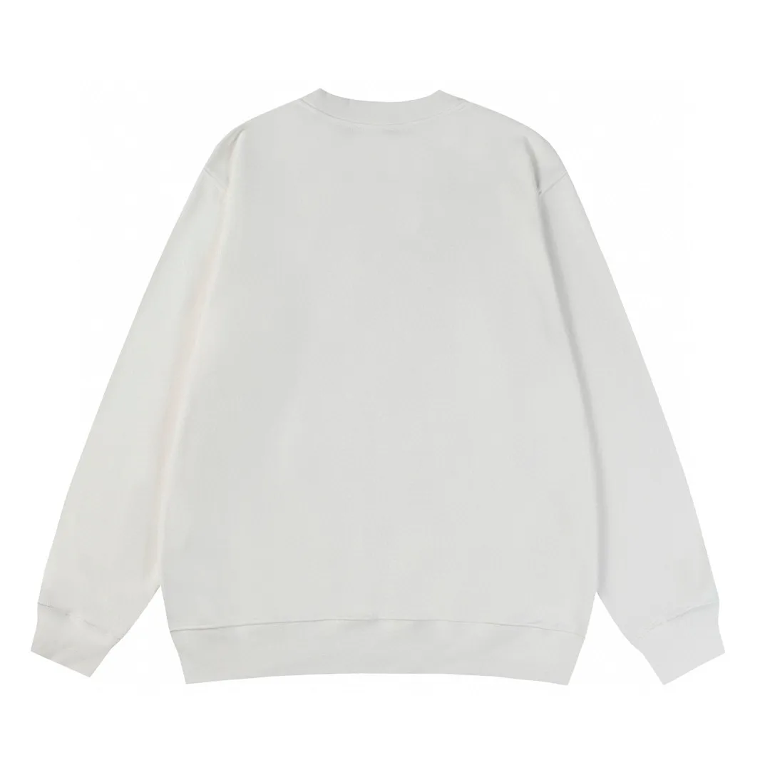 P220 Style No.: 858 〈MONCLER〉 Meng Mouth Heavy Embroidery + Printed Round Neck Sweatshirt The price of the Meng Mouth Sweatshirt is actually quite advantageous. Anyone who has been to the counter should know that the price of the Meng Mouth sweater is not much cheaper than Gucci Burberry. It is just relatively low-key and unwilling to hype. It is a picture that you want to buy or not. The existence of aloofness... ✅460 grams of 100% cotton wool-eating fabric OS version is too large ✅Matched with the original high-weight double yarn thread ✅Correct three-needle and five-thread craftsmanship Chain edge ✅The embroidery has been over-molded The upper body is not pierced Color: Black White Size S M L