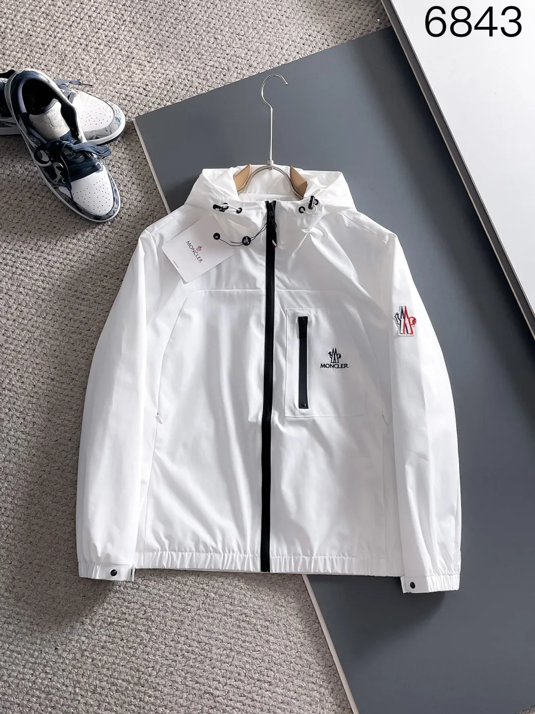 P540 🌸🌸🌸🌸Moncler top original order ❗High-end fabric feels soft and comfortable, and the color is high-end (different from the hard feel in the market) ❗ The new autumn and winter men's casual jackets ❗ have a unique and innovative interpretation of the classic logo, which is in line with the latest design concepts of the season. It is highly recognizable, with a simple khaki design, youthful and energetic, and the style and color matching can be freely worn according to the actual scene. It meets the conventional and orthodox dressing needs that are inclusive of all occasions. The outstanding printed surface is more suitable for street styling. It is highly recognizable, showing the vibrant colors of the city, and is highly moldable and practical!  This model is dominated by fabrics and craftsmanship. The company's customized fabrics are windproof, comfortable and breathable. The upper body is light and unburdened, and the overall details are of super high quality❗ The details are full of craftsmanship, and the accessories are all custom-made. The electroplated metal zippers and snap buttons are quite outstanding. They are very luxurious and high-end. The workmanship is extremely rigorous and elegant. Color: Picture color Size: M, L, xL, xxL, xxxL