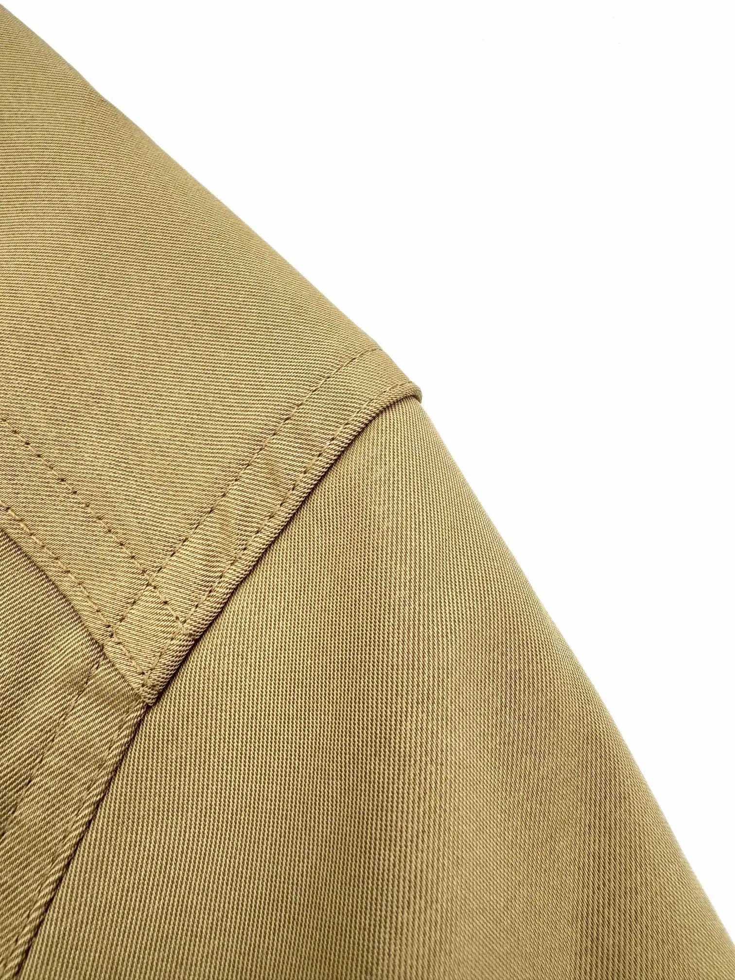 P460 Moncler logo zipper shirt jacket. Customized high-quality cotton hidden pattern gabardine. Full of texture. Comfortable and close to the skin. The brown tone exudes restrained tenderness. The iconic Moncler logo embroidered logo is embellished on it to increase brand recognition. Simple and smooth lines. The zipper opening and closing also follows the principle of minimalism. Use simplicity as the pen and texture as the ink. Use the simplest elements to outline the most moving fashion picture. Process 1: Imported special machine infrared is used to locate the "Moncler logo embroidery", the position is more precise and firm. Process 2: Template machine to open the bag. The preset template guides the position, shape and size of the bag. The accuracy ensures the quality of the bag opening. Process 3: The fabrics are washed and have a better hand feel. Not easy to deform, not easy to shrink, not easy to fade, and maintain long-term beauty. Accessories: Customized 1:1 Moncler embroidered logo Customized 1:1 Moncler snap button Customized 1:1 Moncler zipper Customized 1:1 Moncler trademark Fit: Loose fit Size: S M L XL Style number: 25304
