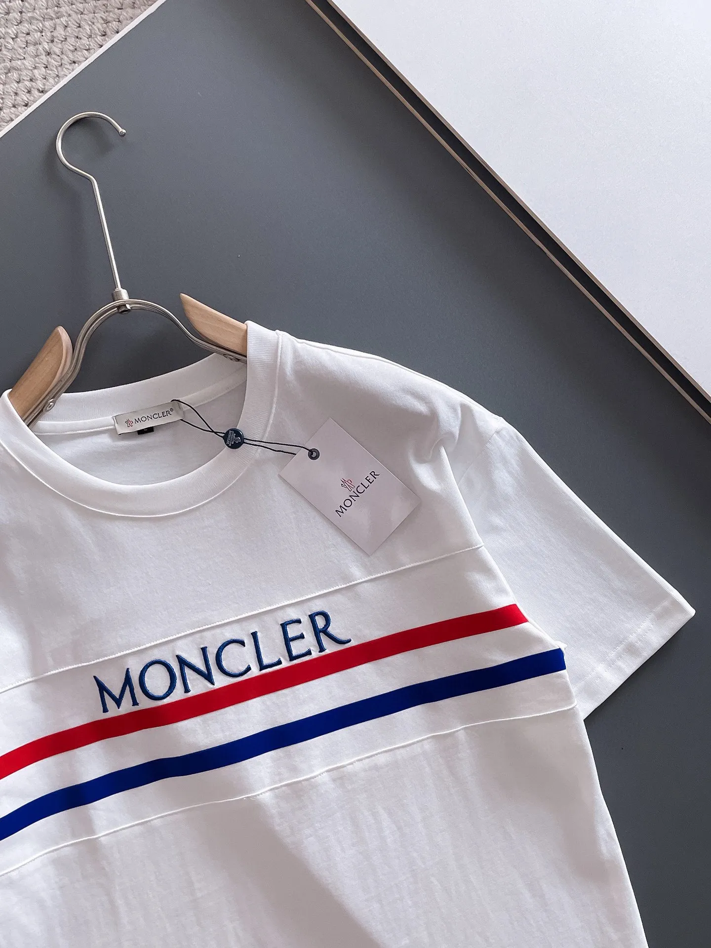 P570 Brand [MONCLER Mouth Covered] 2025 round neck short-sleeved shorts suit. The pure cotton fabric upper body will not be stuffy, the smooth and comfortable skin-friendly effect is more breathable, the fabric has its own texture, classic logo technology, a new interpretation from a unique angle, fashionable and versatile choice! Size: M-3XL (maximum wear: 190 pounds)
