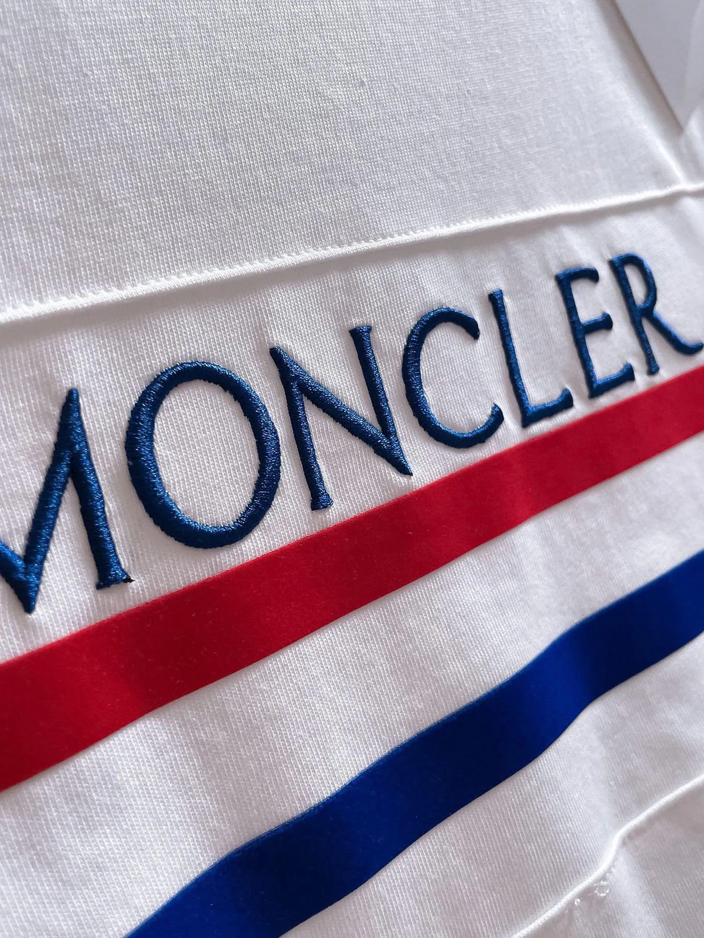 P570 Brand [MONCLER Mouth Covered] 2025 round neck short-sleeved shorts suit. The pure cotton fabric upper body will not be stuffy, the smooth and comfortable skin-friendly effect is more breathable, the fabric has its own texture, classic logo technology, a new interpretation from a unique angle, fashionable and versatile choice! Size: M-3XL (maximum wear: 190 pounds)