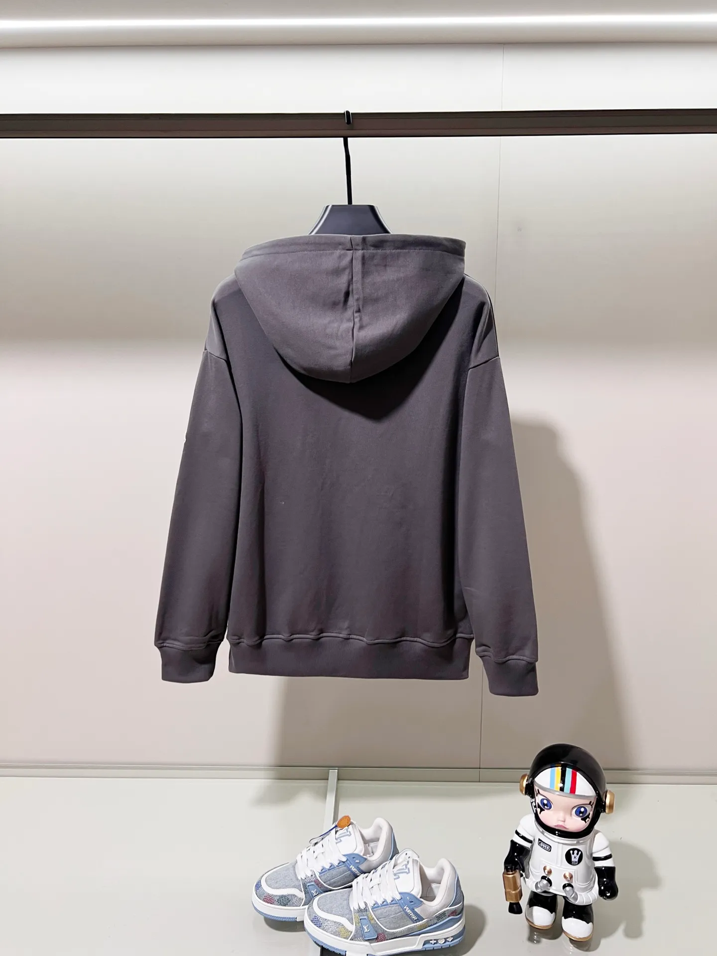 P260 MONCLER/Mask 420g pure cotton hooded sweatshirt, color block embroidery🪡letter arrangement LOGO arm patch logo, official synchronization, high version, high quality, fashionable personality, versatile trend, pure original quality, original fabric, tag, collar label, washed wheat, complete three standards, color: black, white, gray. Size: XS-L