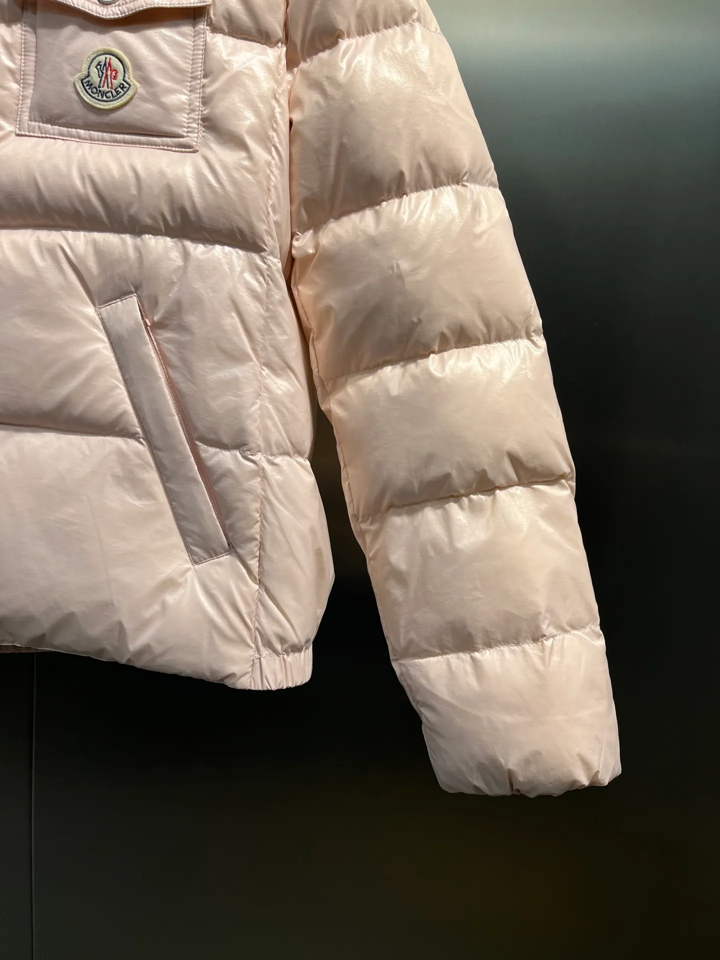 P760 moncler🌟down jacket, original custom-made hardware accessories, all imported and original customization, welcome to compare, absolutely high quality, using top-grade 90 white duck down, super soft, fluffy and plump, super heavy-duty, fabric workmanship, perfect version, pay attention to the fabric, super comfortable, exclusive model, non-market goods, same sizes for men and women.  size: 0123