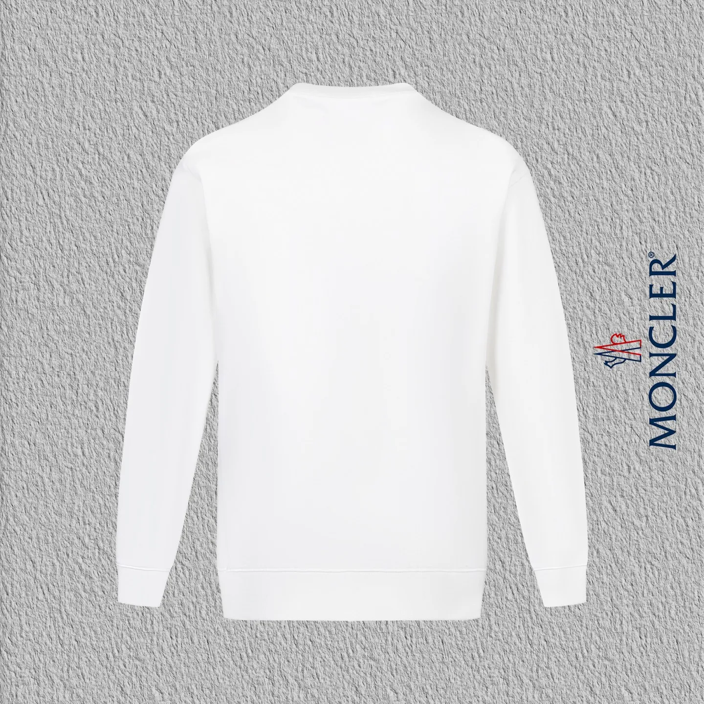 P230 Style No. B142 Meng Mouth Cursive Embroidered Letters Small Label Round Neck Sweatshirt Same style as MONCLER official website Fabric: 450g pure cotton double-ply double yarn terry Technology: imported machine thousands of needles full embroidery letters Customized pure cotton two-color striped threads are tight and non-deformable Supporting: complete three-label cardboard oil paper code sticker packaging High temperature pre-shrinking process before production will not shrink and deformation Imported machine professional plate production os version Can wear up to 200 pounds. The size is measured manually. The error of 2-3cm is normal. Color: black white size: s m l xl