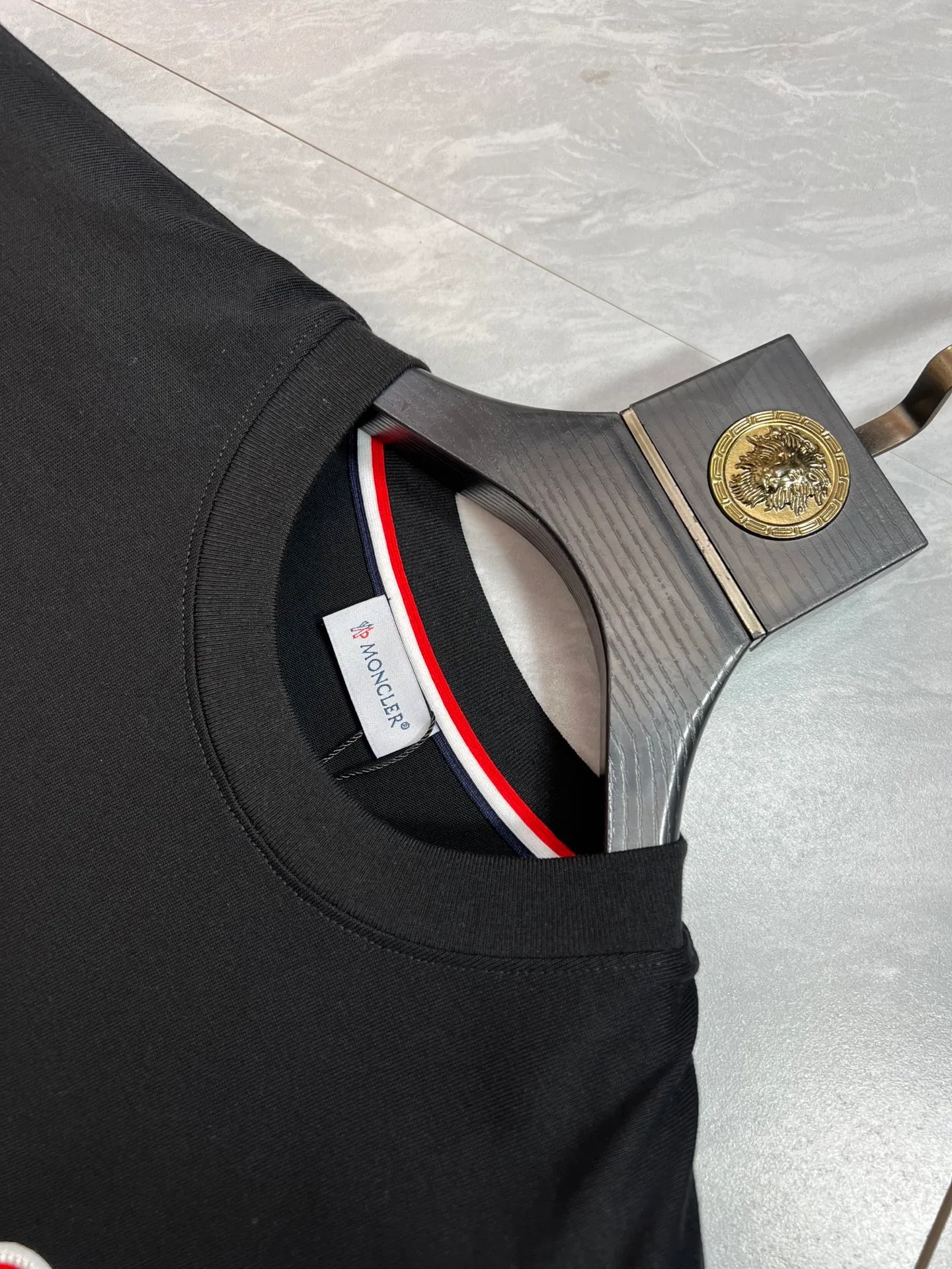 P160 ❤️Moncler/Mongolian 2025 spring and summer new products, complete with three labels, round neck short-sleeved T-shirt, good product, no need to introduce too much, look at the details, counter size: S-XL 175/140, M recommended