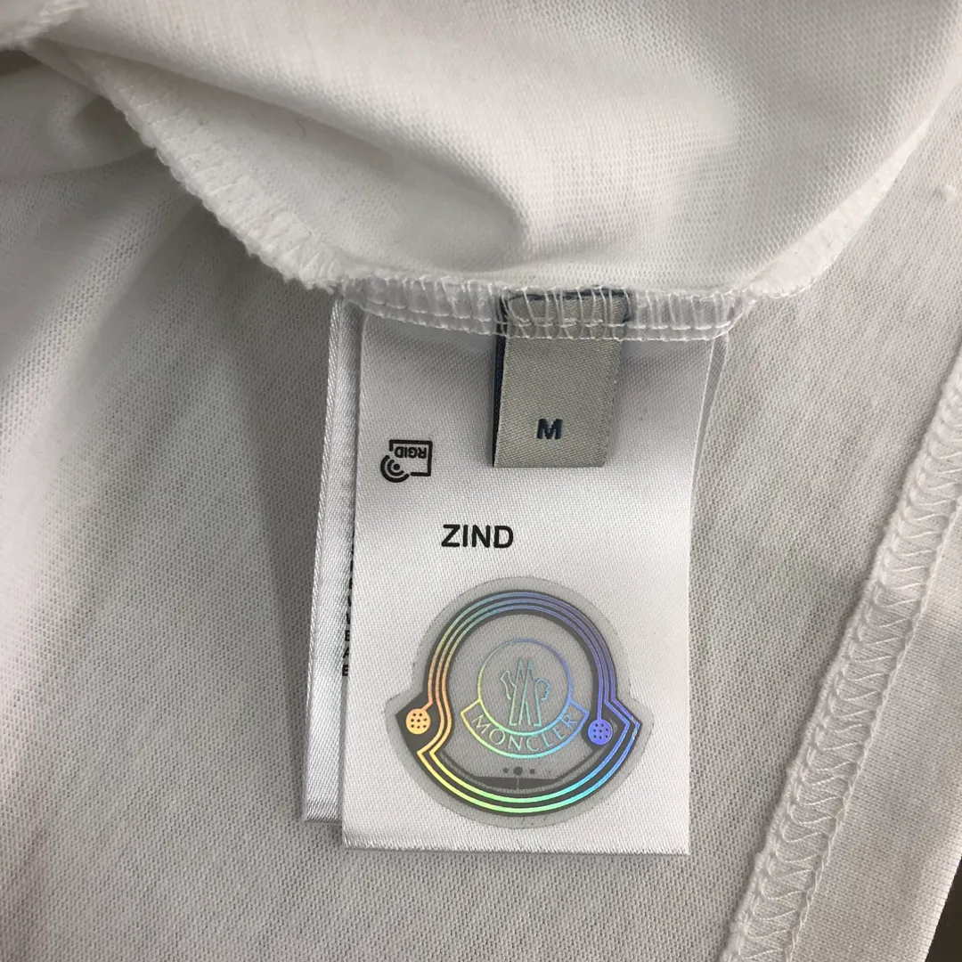 P160 MONCLER 25 The latest short-sleeved T-shirt for couples~Colorful bear element print~The upper body of the fabric is comfortable and breathable, not stiff, slim cut, made of high-customized pure cotton fabric! The upper body is comfortable and stylish, and it can be worn alone as an inner layer. It is a must-have for fashionistas! ! ! Color: Black White Orange Sky Blue Size: S M L XL (Loose fit! Please state your height and weight when placing an order)