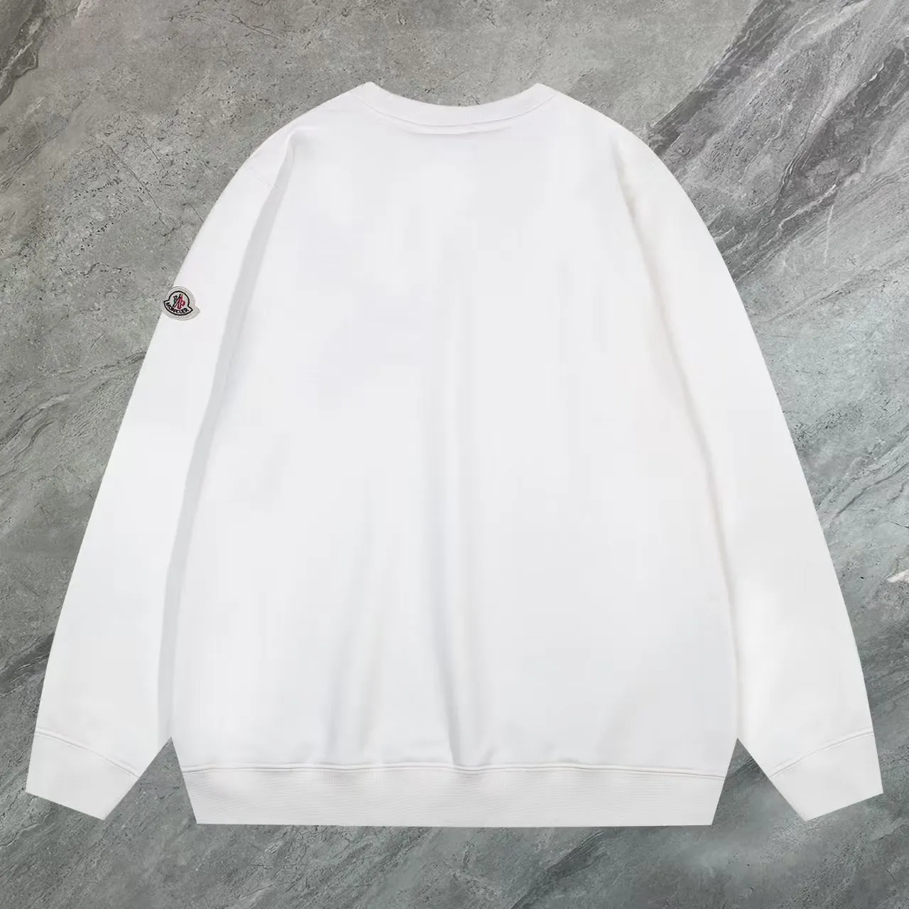 P210 High-version sweatshirt) [Long-term stock] 〖𝐌𝐎𝐍𝐂𝐋𝐄𝐑~Mask〗 Made of 440g heavy-weight fabric. It is different from the market currency. It can be matched with any variety and is properly handsome. 😎The whole dress is made of double waistcoats. The double waistcoats make the whole dress more three-dimensional. Not ordinary factories can do such fine work. 2025 Spring runway version of the T stage, on sale at the counter, round neck terry sweatshirt, high-end double-strand pure cotton, custom-made stretch ribs, dyed in the same vat, complete with three standards, matched with exquisite embroidered LOGO on the chest, simple and advanced, same style for men and women. Color: black, apricot, white, size: S M L XL 2XL