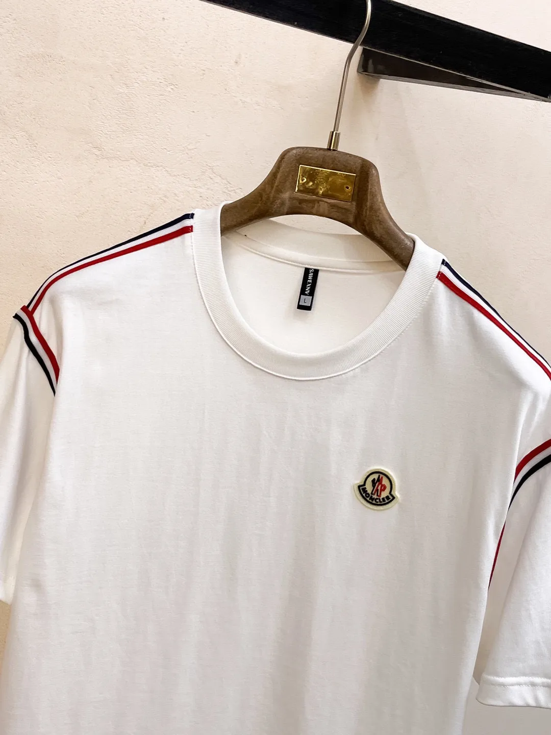 P560 Brand [MONCLER Mouth Covered] 2025 round neck short-sleeved shorts suit. The pure cotton fabric upper body will not be stuffy, the smooth and comfortable skin-friendly effect is more breathable, the fabric has its own texture, classic logo technology, a new interpretation from a unique angle, the first choice for fashion and versatility! Size: M-3XL (maximum wear: 190 pounds)
