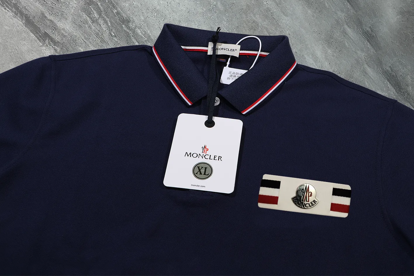 P190 Complete with three standards] MONCLER~ MONCLER 2024 summer new high-quality lapel short-sleeved POLO shirt, counter-customized fabric, high breathability and comfort, impeccable details, brand element design concept, reflecting high quality. It feels delicate and soft! It presents a casual cut and the upper body shape is great! The chest is filled with three-dimensional embroidery of the brand LOGO to highlight quality and luxury. Color: black/white Size: M~3XL