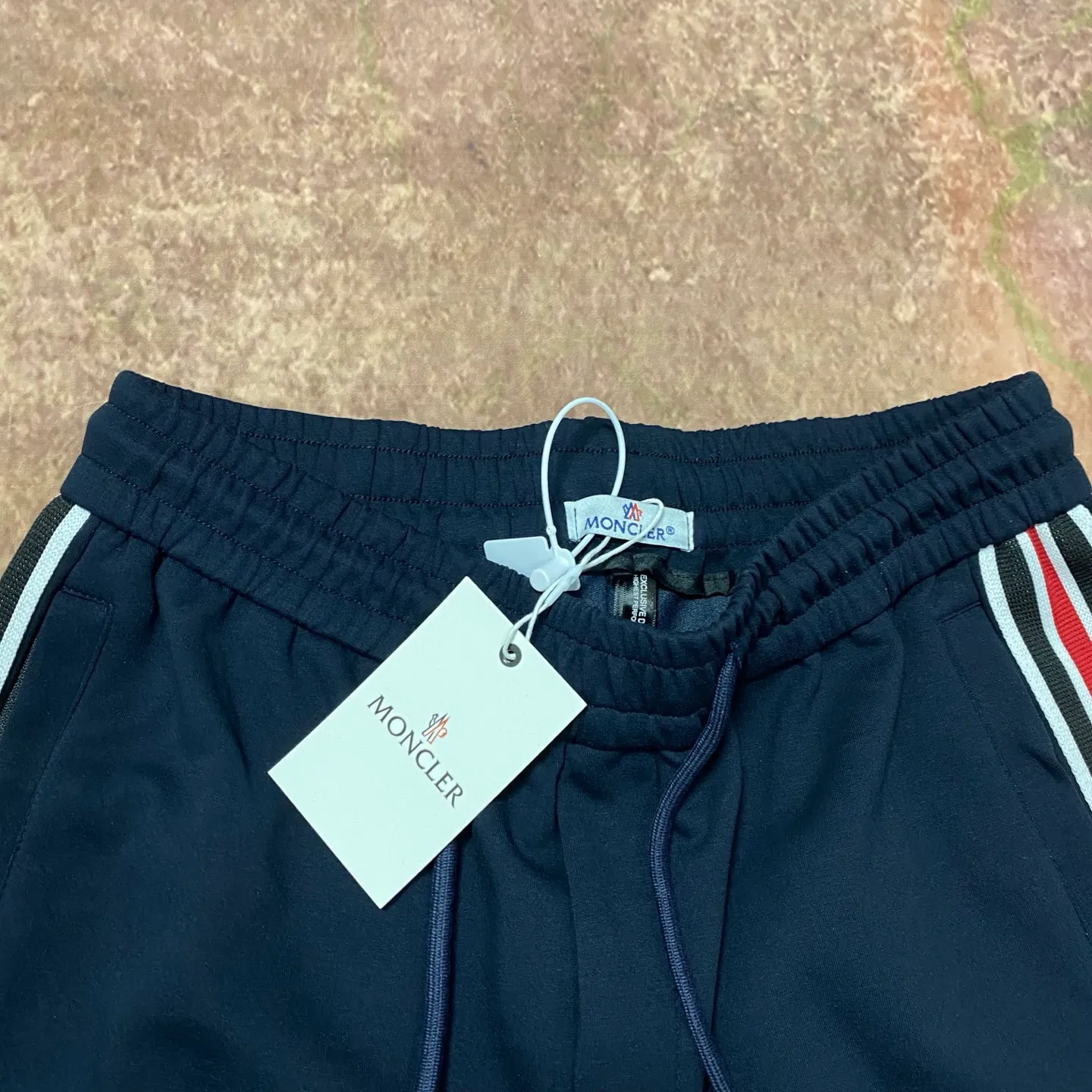 P280 moncler autumn and winter new cupro modal air layer spring and summer casual pants. Customized fabrics with excellent comfort, strong touch, high recognition, perfect appearance and craftsmanship. 100% imported fabrics are carefully made, soft and comfortable, skin-friendly and breathable. They are comfortable pants for home and going out. Just wear a T-shirt Polo and you can go out~ Color: Navy Blue Size 46/48/50/52