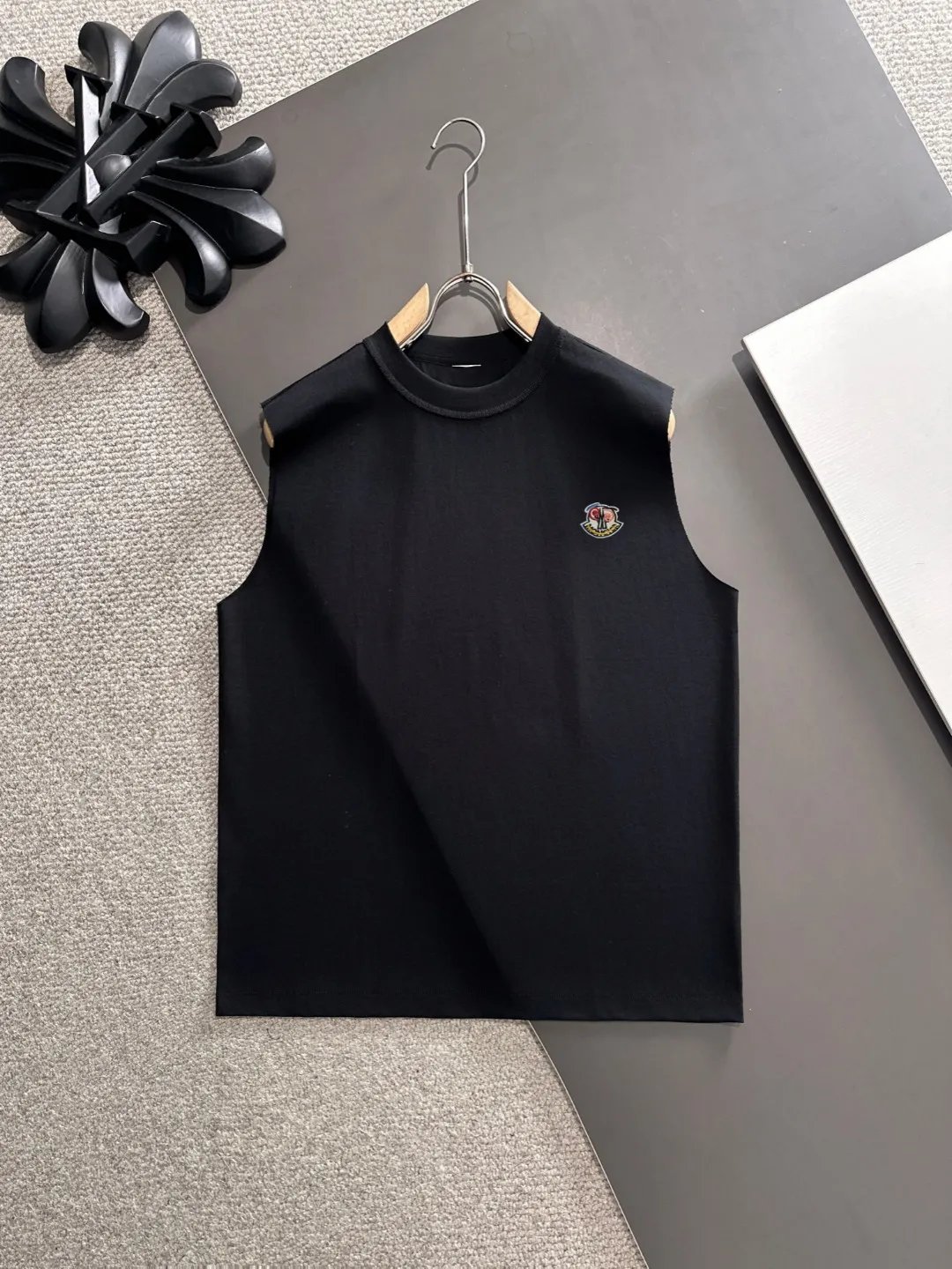 Next day shipping P460 MONCLER/Mongolian high quality 2025 spring and summer new casual heavy industry suit exclusively developed by yb! High quality production! Imported custom-made fabrics for foreign orders, with high breathability and comfort, impeccable details, brand element design concept, delicate and soft feel! It presents a casual cut and the upper body shape is great! On sale simultaneously on the official website! From a high-end men's positioning brand, the low-key luxury taste is irresistible! Exquisite workmanship and impeccable quality! The overall style is simple, fashionable and timeless, fully meeting the requirements of stylish and tasteful dressing! Size: S-XXL