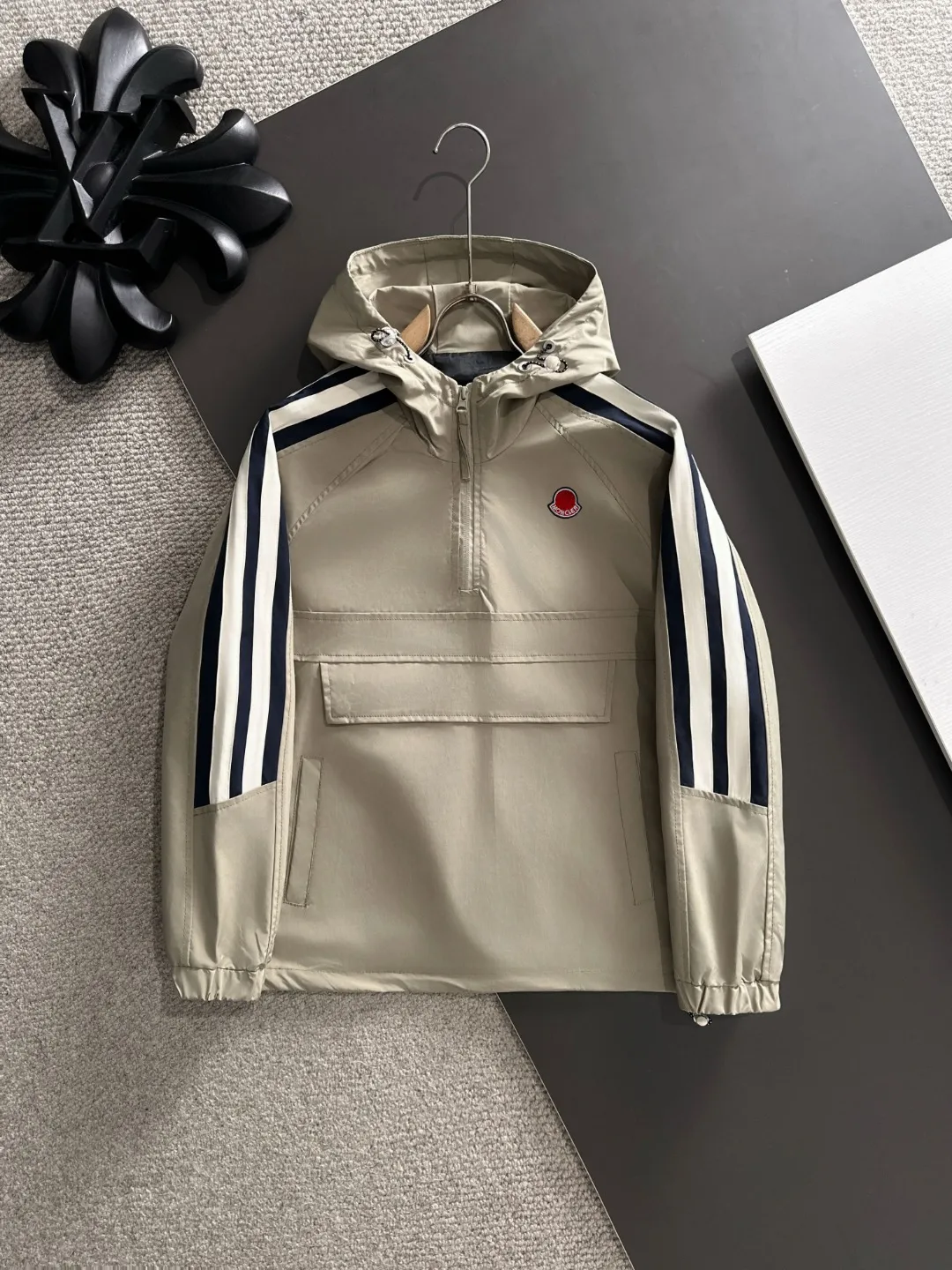 Next day shipping P720 MONCLER/Balenciaga high quality 2025 autumn and winter new casual heavy industry suit exclusively developed by yb! High quality production! The top version of the trading company channel order, external orders for imported custom fabrics, high breathability and comfort, impeccable details, absolutely worth buying! This type of suit is also a must-have for lazy people. You don’t have to think about how to match it, you can just get it in one set! Brand element design concept, delicate and soft feel! It presents a casual cut and the upper body shape is great! On sale simultaneously on the official website! From a high-end men's positioning brand, the low-key luxury taste is irresistible! Exquisite workmanship and impeccable quality! The overall style is simple, fashionable and timeless, fully meeting the requirements of stylish and tasteful dressing! Size: M to 5XL (or state your height and weight when placing an order)