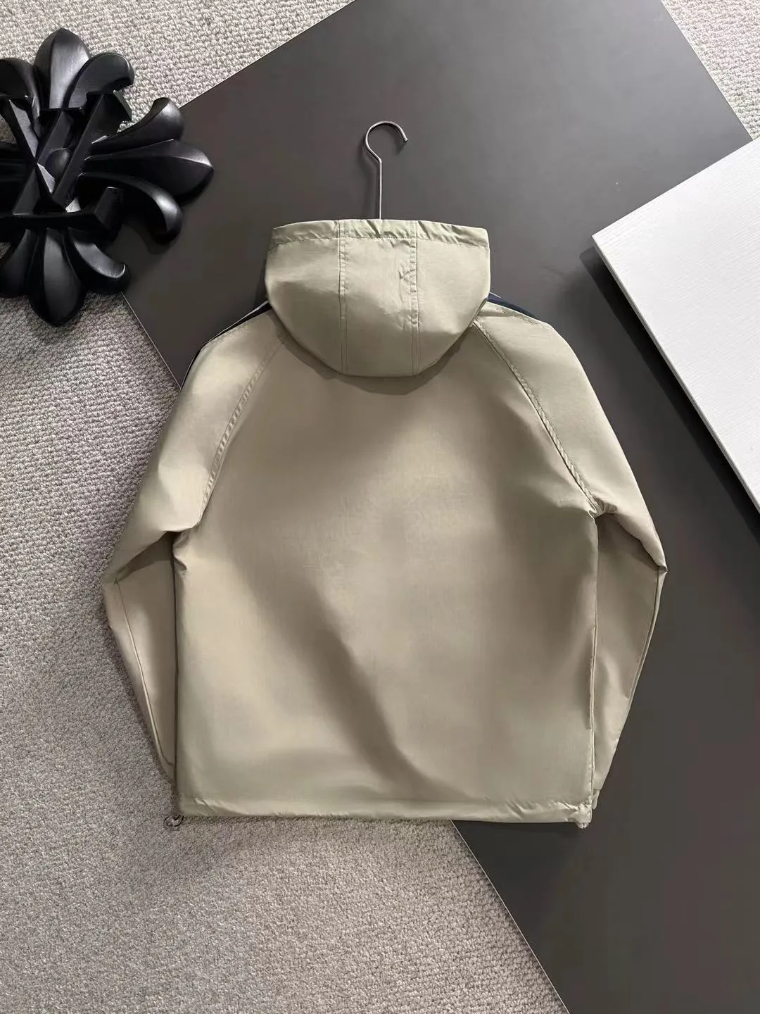 Next day shipping P720 MONCLER/Balenciaga high quality 2025 autumn and winter new casual heavy industry suit exclusively developed by yb! High quality production! The top version of the trading company channel order, external orders for imported custom fabrics, high breathability and comfort, impeccable details, absolutely worth buying! This type of suit is also a must-have for lazy people. You don’t have to think about how to match it, you can just get it in one set! Brand element design concept, delicate and soft feel! It presents a casual cut and the upper body shape is great! On sale simultaneously on the official website! From a high-end men's positioning brand, the low-key luxury taste is irresistible! Exquisite workmanship and impeccable quality! The overall style is simple, fashionable and timeless, fully meeting the requirements of stylish and tasteful dressing! Size: M to 5XL (or state your height and weight when placing an order)