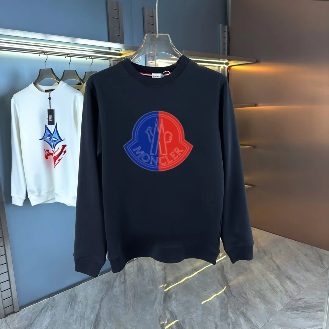 P210 High-version sweatshirt) [Long-term stock] 〖𝐌𝐎𝐍𝐂𝐋𝐄𝐑~Mask〗 Made of 440g heavy-weight fabric. It is different from the market currency. It can be matched with any variety and is properly handsome. 😎The whole dress is made of double waistcoats. The double waistcoats make the whole dress more three-dimensional. Not ordinary factories can do such fine work. 2025 Spring runway version of the T stage, on sale at the counter, round neck terry sweatshirt, high-end double-strand pure cotton, custom-made stretch ribs, dyed in the same vat, complete with three standards, matched with exquisite embroidered LOGO on the chest, simple and advanced, same style for men and women. Color: black, apricot, white, size: S M L XL 2XL