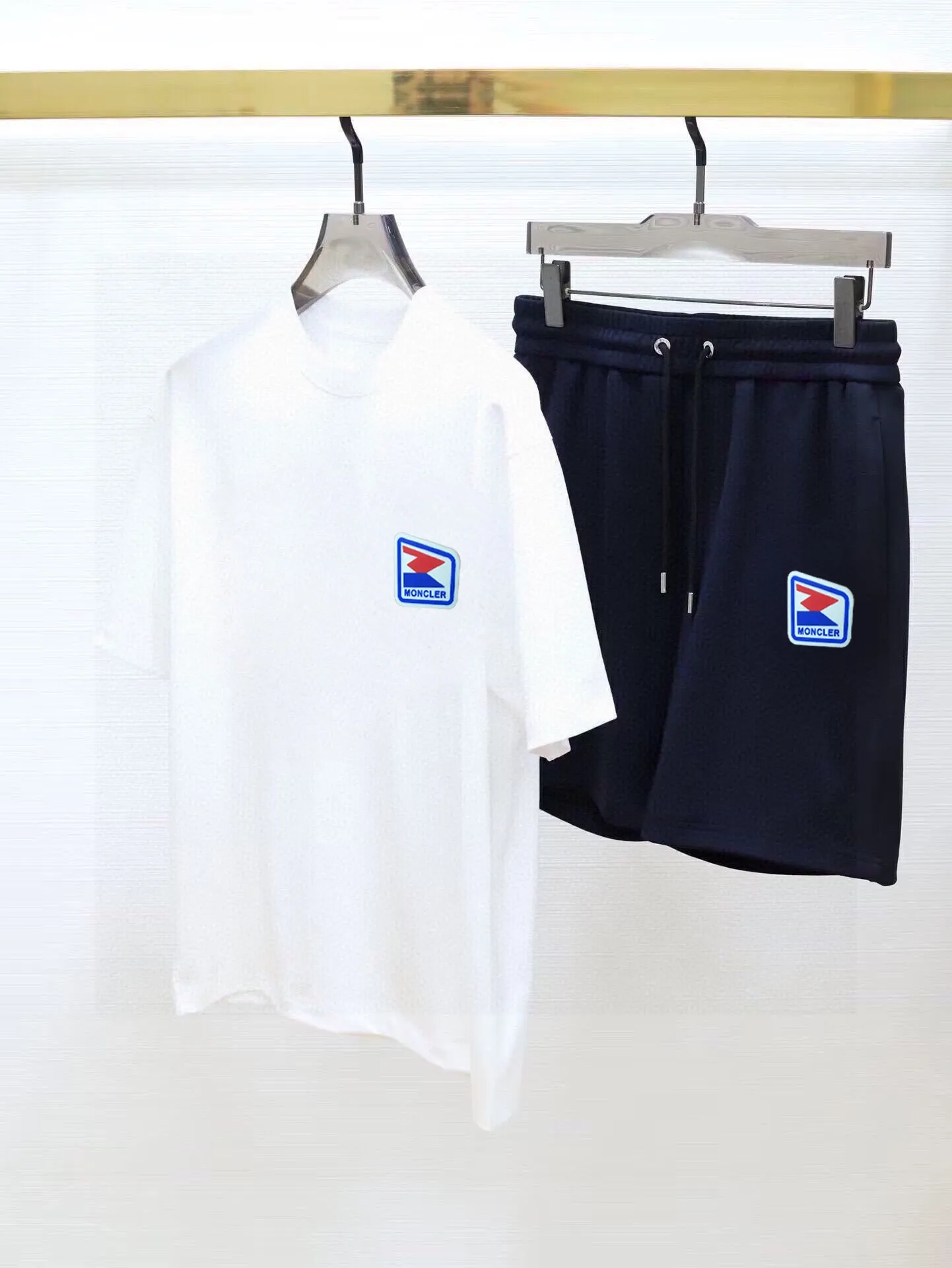 P290 💰 Brand [MONCLER] 2025 new men’s short-sleeved shorts suit! Synchronous sales on the official website! High-end version on the market! It feels delicate and soft! Make you more comfortable to wear! The draped silhouette is awesome! Size: M-5XL (please state your height and weight when placing an order)