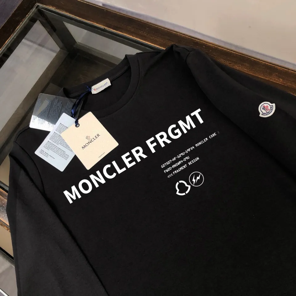P180, a non-off-the-shelf model, you can trust it. Moncler printed long-sleeved T-shirt, 240g breathable cotton fabric, very soft and comfortable texture, does not shrink, does not deform, does not ball), can be worn alone as a base layer. Original customized accessories, collar label, care mark, hangtag, packaging (perfect details) Color: White Black Size: XS S M L
