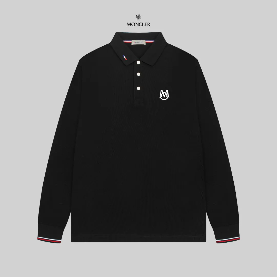 P210 Moncler official website lapel long-sleeved Polo shirt.  A simple yet refined T-shirt. The best item to create a modern and elegant look. Excellent channel product! Customer-supplied Piquet porous fiber pique cotton fabric, which can be called a "breathing fabric."  The unparalleled texture is inseparable from the exquisite materials used in craft tailoring. The craft knitted quilted design makes the hand feel extremely smooth and delicate without any roughness. The original logo design is more luxurious and noble. The upper body is comfortable and classy. The hand feels very smooth and soft. It can be easily controlled regardless of business, fashion or leisure. The age span is very large, which conforms to the trendy and practical dressing customs. It is the first choice for senior urban fashion people.  Black/white/Tibetan orchid Size: M~3XL