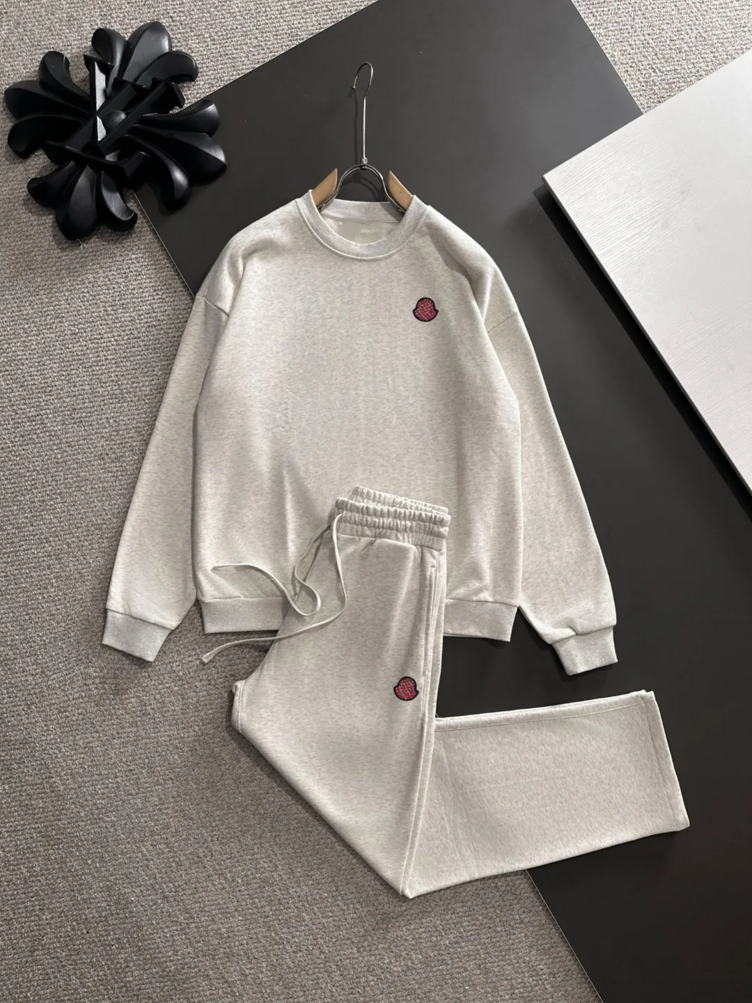 Next day shipping P720 MONCLER/Mongolian high quality 2025 autumn and winter new casual heavy industry suit exclusively developed by yb! High quality production! The top version of the trading company channel order, external orders for imported custom fabrics, high breathability and comfort, impeccable details, absolutely worth buying! This type of suit is also a must-have for lazy people. You don’t have to think about how to match it, you can just get it in one set! Brand element design concept, delicate and soft feel! It presents a casual cut and the upper body shape is great! On sale simultaneously on the official website! From a high-end men's positioning brand, the low-key luxury taste is irresistible! Exquisite workmanship and impeccable quality! The overall style is simple, fashionable and timeless, fully meeting the requirements of stylish and tasteful dressing! Sizes: S to XXL (or state your height and weight when placing an order)