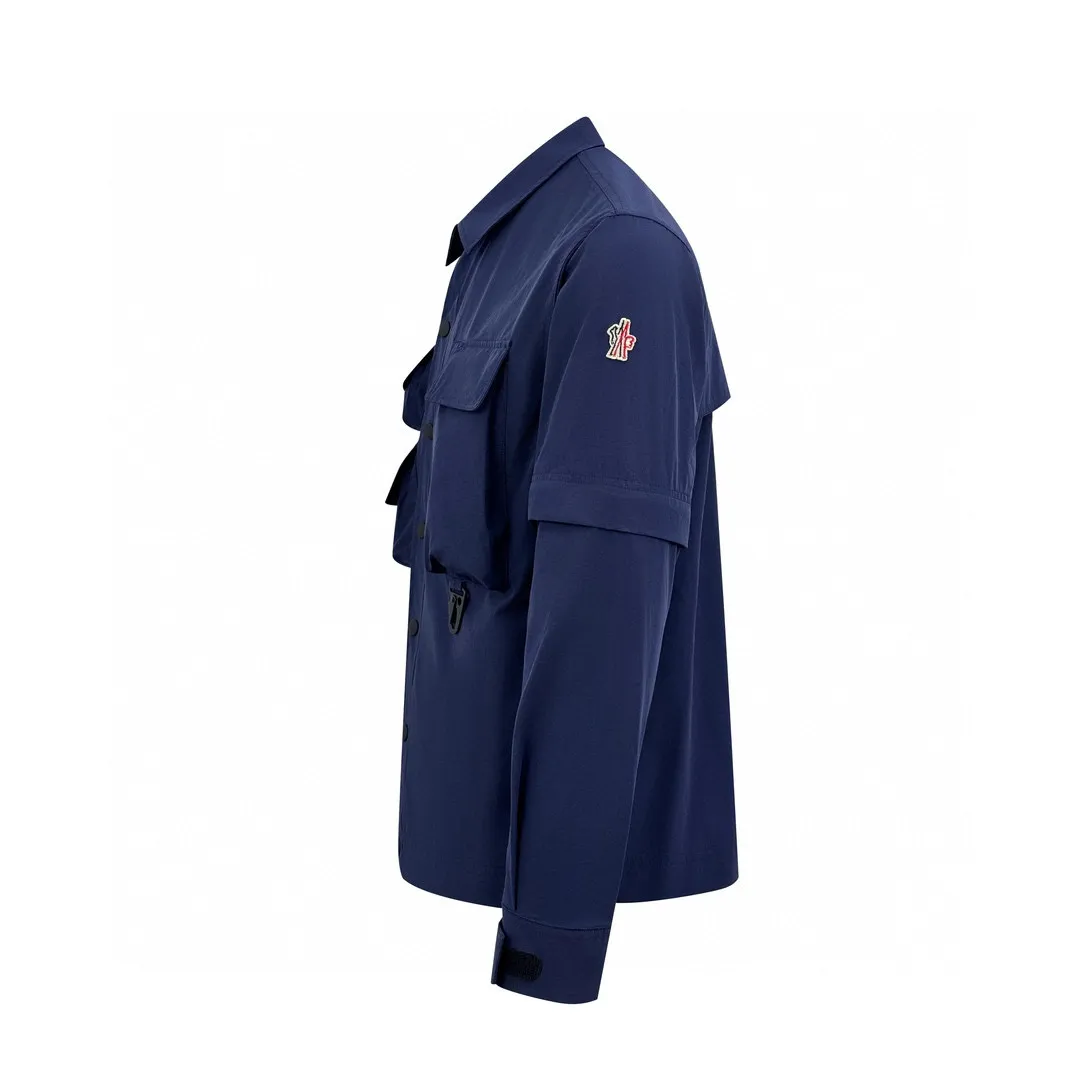 P640 Exclusive supply] Moncler Grenoble multi-functional outdoor jacket (blue), originally purchased and developed for 12,500, the fabric is made of custom-dyed double stretch mercerized poplin, custom-dyed soft mesh pongee, excellent texture, comfortable and skin-friendly, navy blue inspired by the deep sea, low-key statement of contemporary gentlemen, precise narrative of functional pocket system, balance between function and aesthetics, iconic Moncler logo on the sleeves, fully recognizable The triangular logo of the same color is hidden into the fabric texture like a mark in the undercurrent of the deep sea. It is extremely invisible and visible. The detachable sleeve design allows for diversified outfits. You can switch styles at will. It is chic and free, showing nobility. It takes into account the balance between outdoor practicality and urban aesthetics, leading fashion. Using the three-in-one process, the glue is first and evenly coated on the surface of the substrate that needs to be composited, and then dried and solidified. Then the substrate coated with the adhesive film is composited with the non-woven fabric, and then cooled and solidified, and then composited with the filtered non-woven fabric. The work is cumbersome and complex, time-consuming and labor-intensive. Embossing composite technology uses computer scanning to ensure that the size and shape of the imprint are consistent with the original, and then uses special glue as an adhesive to combine and then solidify to achieve complete dryness and the best bonding effect. CNC laser burning and cutting is used. Based on the high energy characteristics of the laser, the moving path of the laser beam is precisely controlled by the laser generator to achieve precise cutting of the shape of the piece. Template machine bag opening The preset template guides the position, shape and size of the bag opening. The accuracy ensures the quality of the bag opening effect. Using infrared special machine to nail the buttons, the position is more precise and firm. Size:1-2-3-4