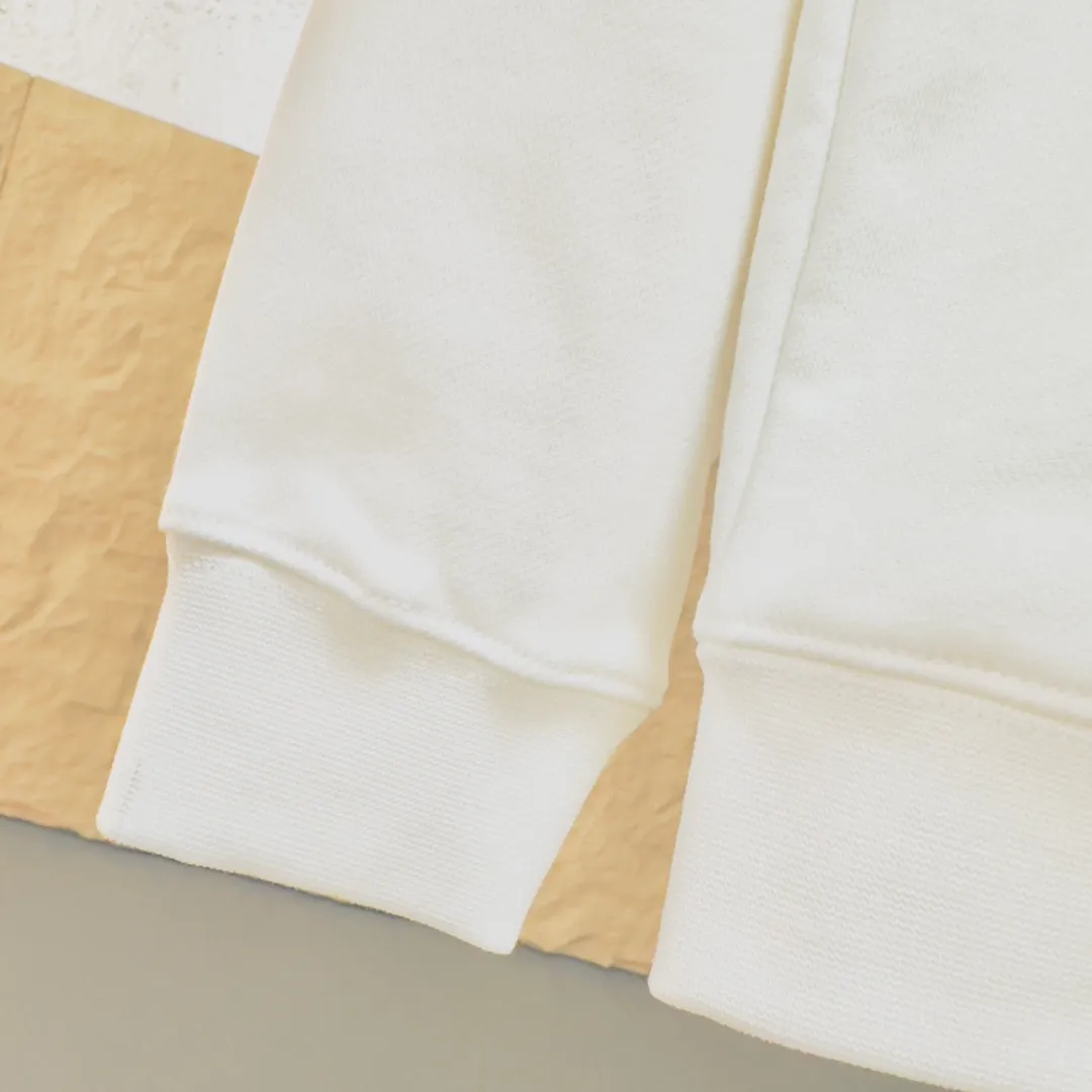 P280 Brand: Mengkou🤳𝐌𝐎𝐍𝐂𝐋𝐄𝐑 Fabric: ☑️Made of 440g double-strand pure cotton terry👕 Fabric: ☑️Thread with 1*1 double yarn thread. 🔜Comes with dyeing in the same tank. Technology: ☑️Using multi-layer color matching 3D three-dimensional silicone technology, 🇧🇫restore the original computer scan and print at a 1:1 ratio. The pattern is clear and concave and convex, a rare high-end product on the market! 🇲🇩All three standards are complete! Size: ☑️S 〰️M 〰️L 〰️XL 〰️XXL