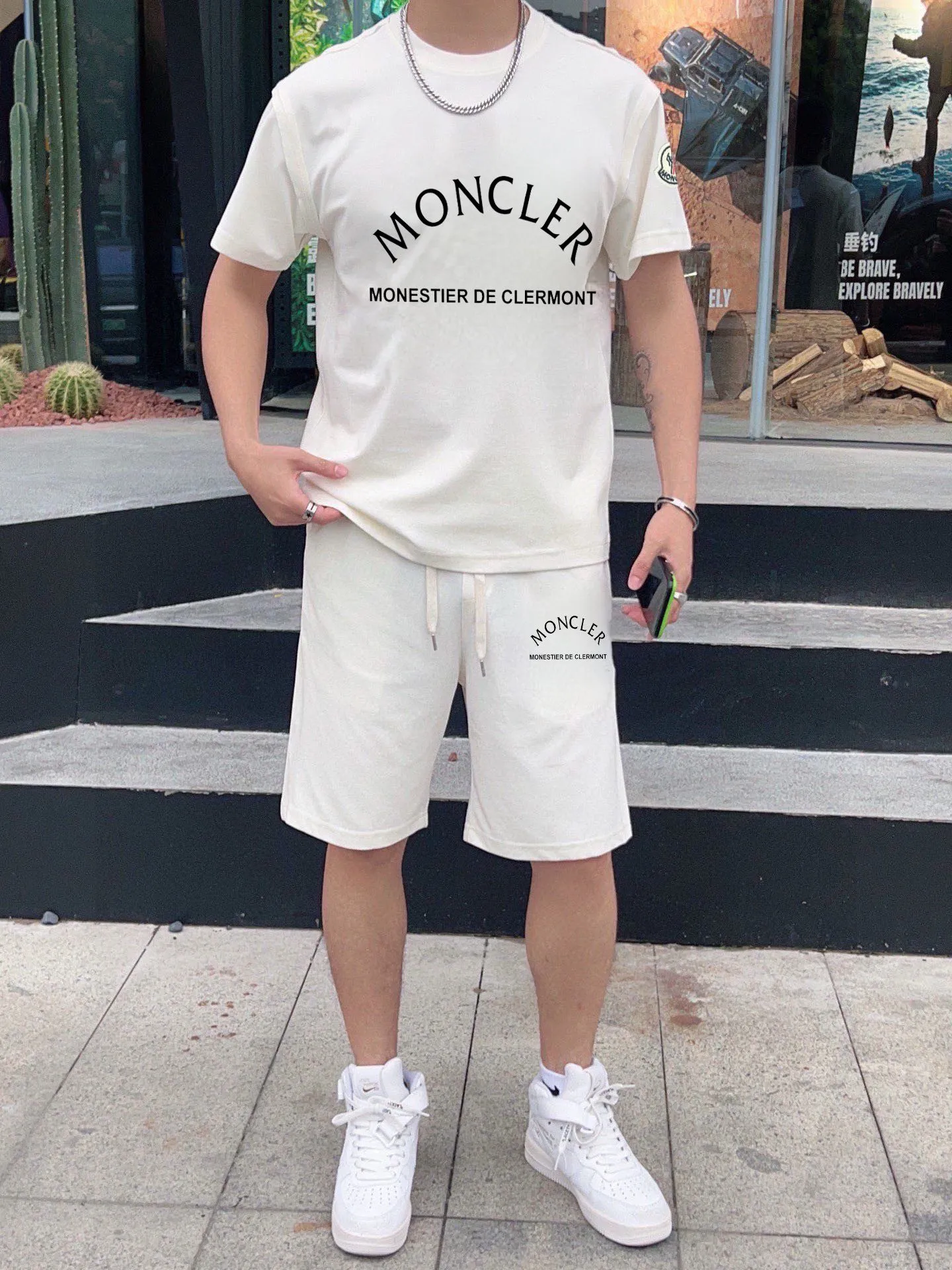 P280 Brand【MONCLER】2025 new men's short-sleeved shorts suit! Synchronous sales on the official website! High-end version on the market! It feels delicate and soft! Make you more comfortable to wear! The draped silhouette is awesome! Size: M-5XL (please state your height and weight when placing an order)