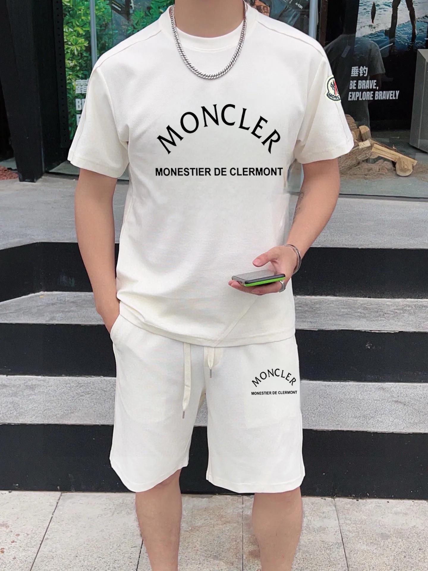 P280 Brand【MONCLER】2025 new men's short-sleeved shorts suit! Synchronous sales on the official website! High-end version on the market! It feels delicate and soft! Make you more comfortable to wear! The draped silhouette is awesome! Size: M-5XL (please state your height and weight when placing an order)