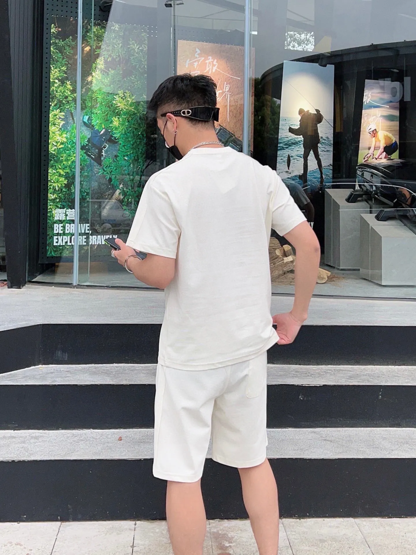 P280 Brand【MONCLER】2025 new men's short-sleeved shorts suit! Synchronous sales on the official website! High-end version on the market! It feels delicate and soft! Make you more comfortable to wear! The draped silhouette is awesome! Size: M-5XL (please state your height and weight when placing an order)