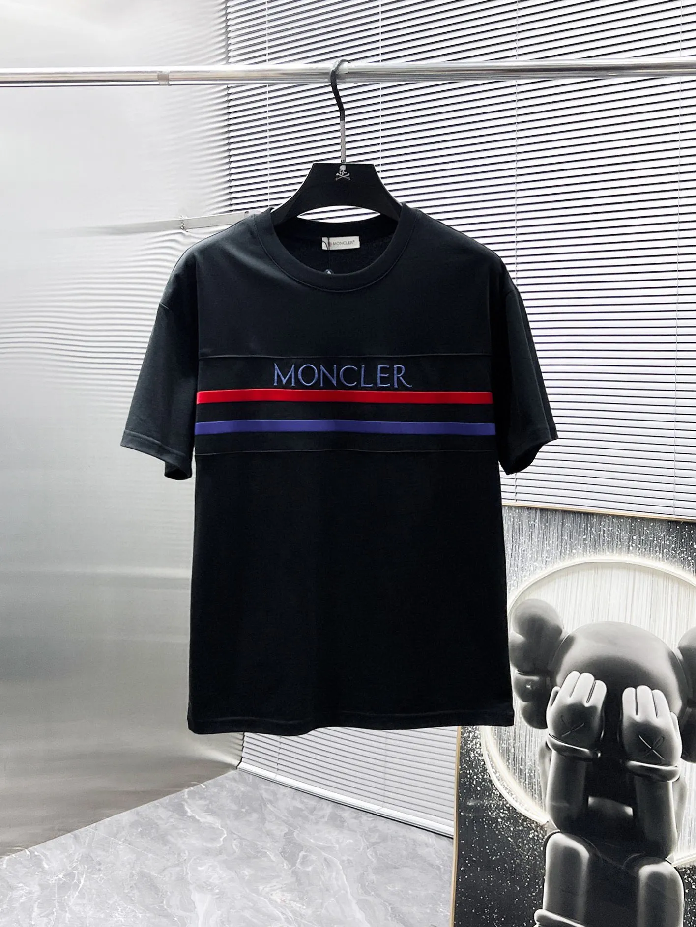 P560 Brand [MONCLER Mouth Covered] 2025 round neck short-sleeved shorts suit. The pure cotton fabric upper body will not be stuffy, the smooth and comfortable skin-friendly effect is more breathable, the fabric has its own texture, classic logo technology, a new interpretation from a unique angle, the first choice for fashion and versatility! Size: M-3XL (maximum wear: 190 pounds)